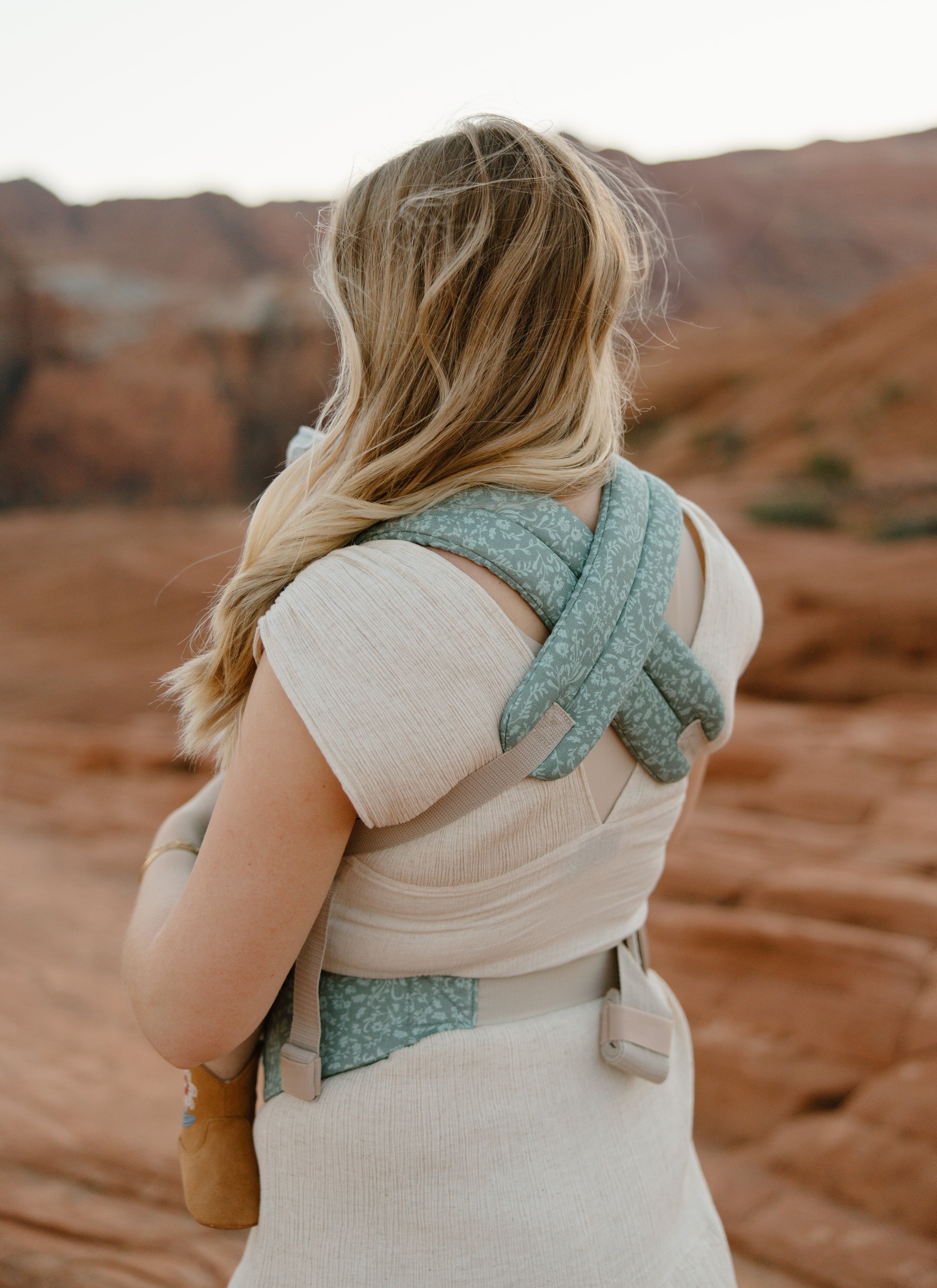 Monroe X Coco Bloom – Neutral Cotton Baby Carrier (7–35 Lbs)