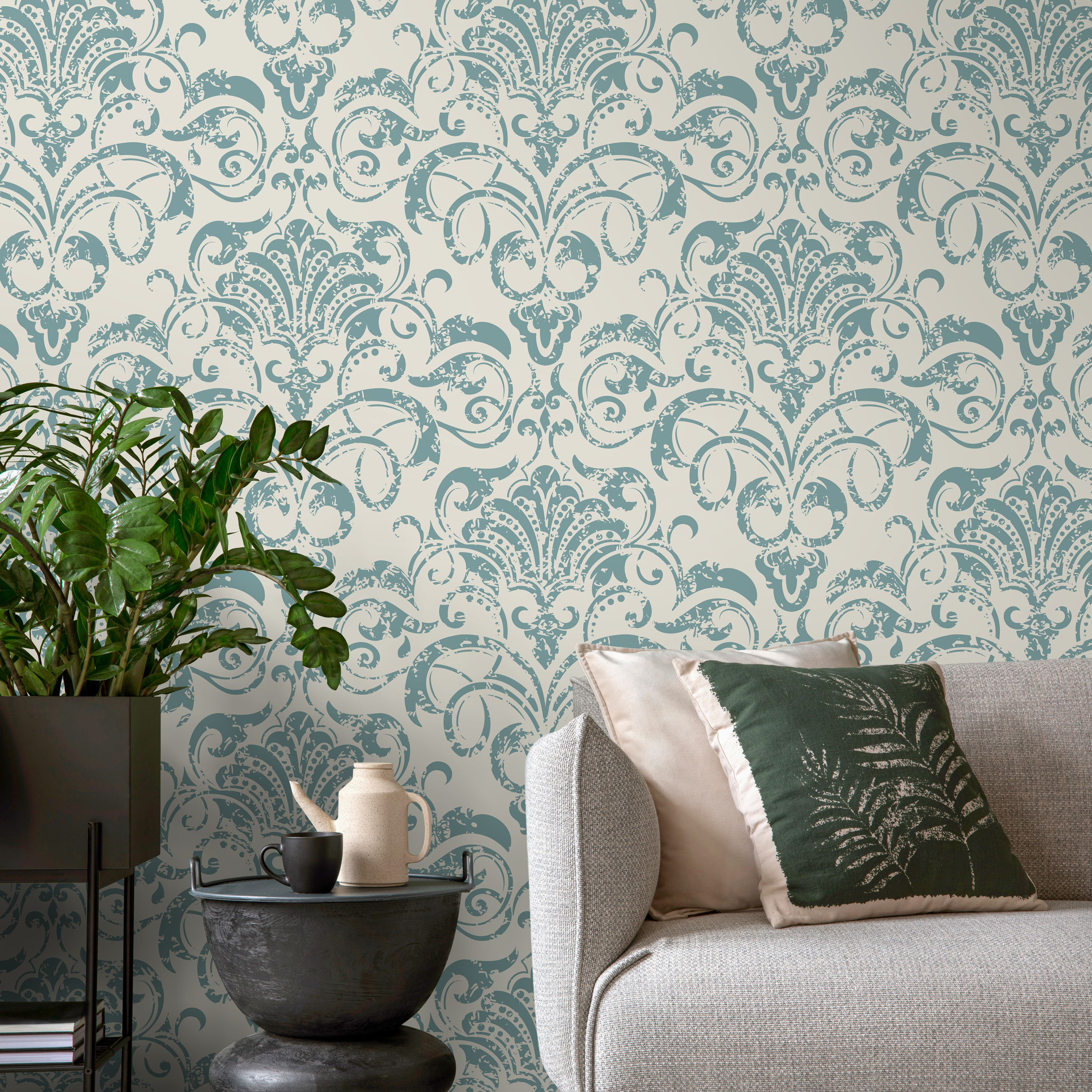 Damask Wallpaper With A Distressed Motif In Blue And Cream - B236
