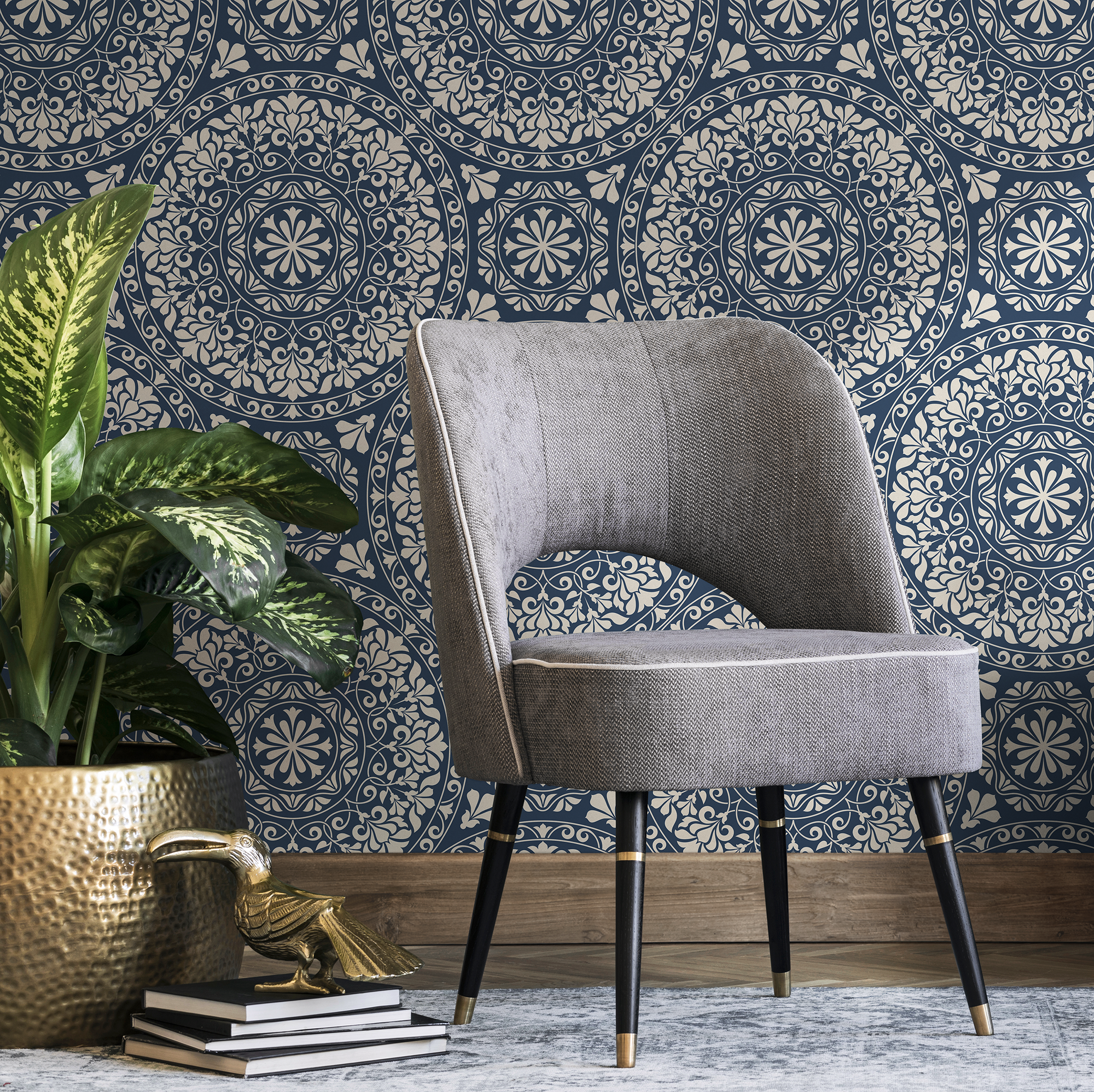 Medallion Wallpaper With An Intricate Floral Motif In Navy Blue And Beige - B237