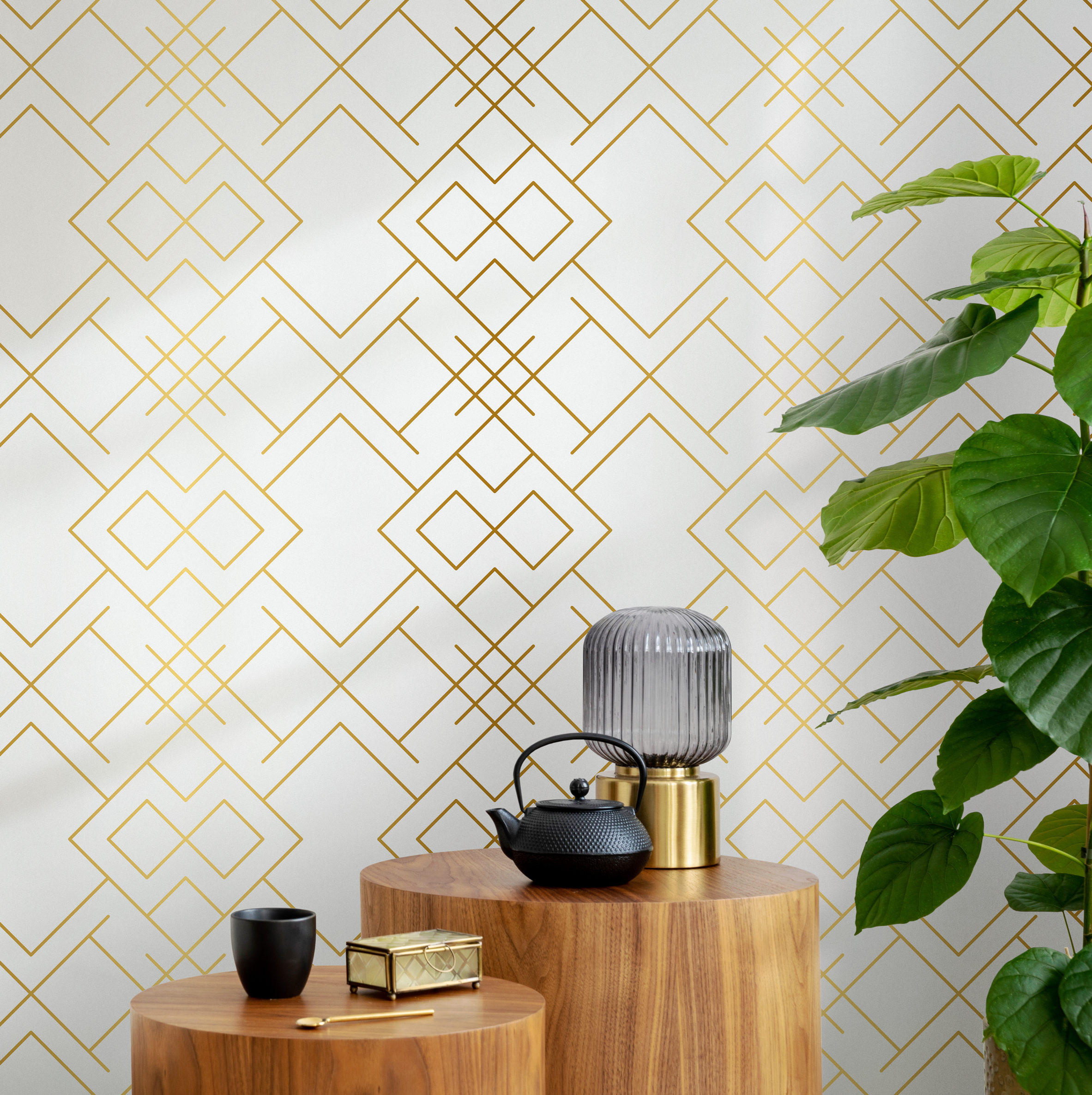 Art Deco Wallpaper With Interlocking Geometric Lines In Gold - B269