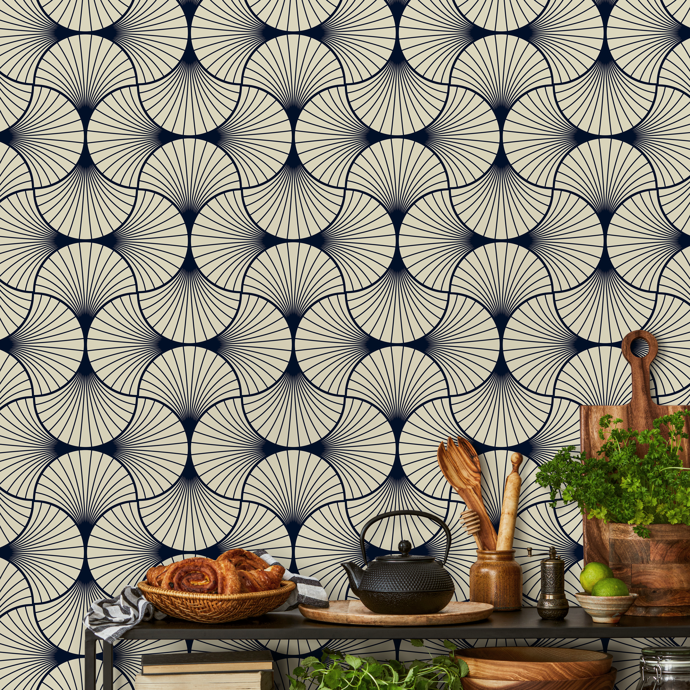 Art Deco Wallpaper With An Elegant Fan Pattern In Navy Blue And Cream - B559