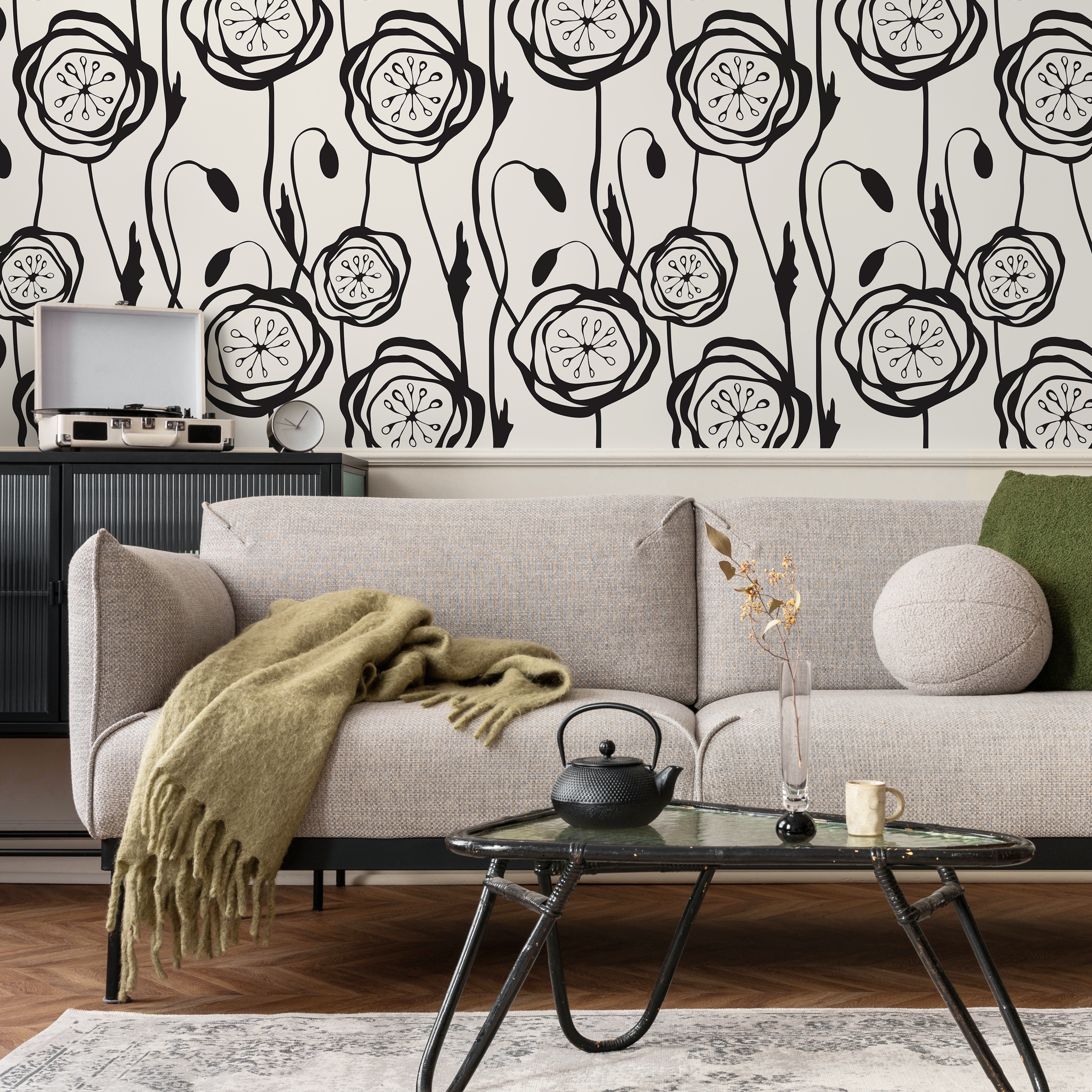 Floral Wallpaper With A Bold Poppy Outline In Black And White - B605