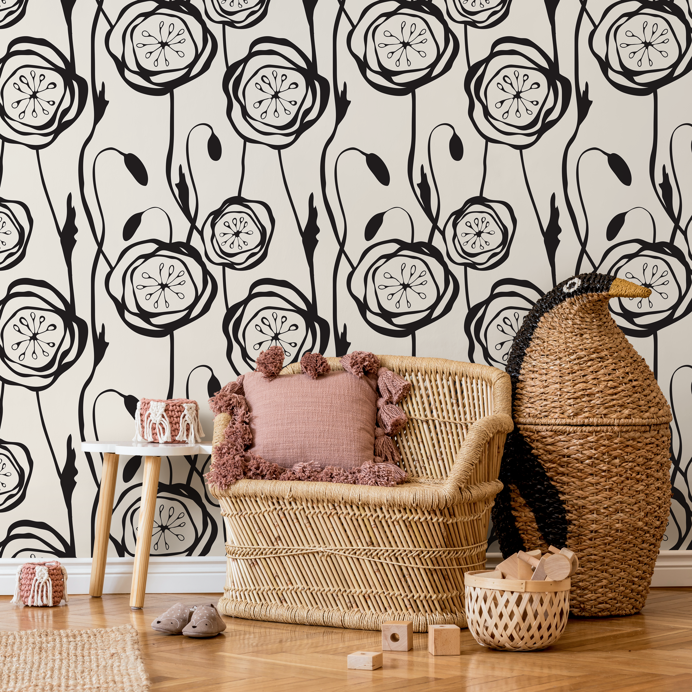 Floral Wallpaper With A Bold Poppy Outline In Black And White - B605