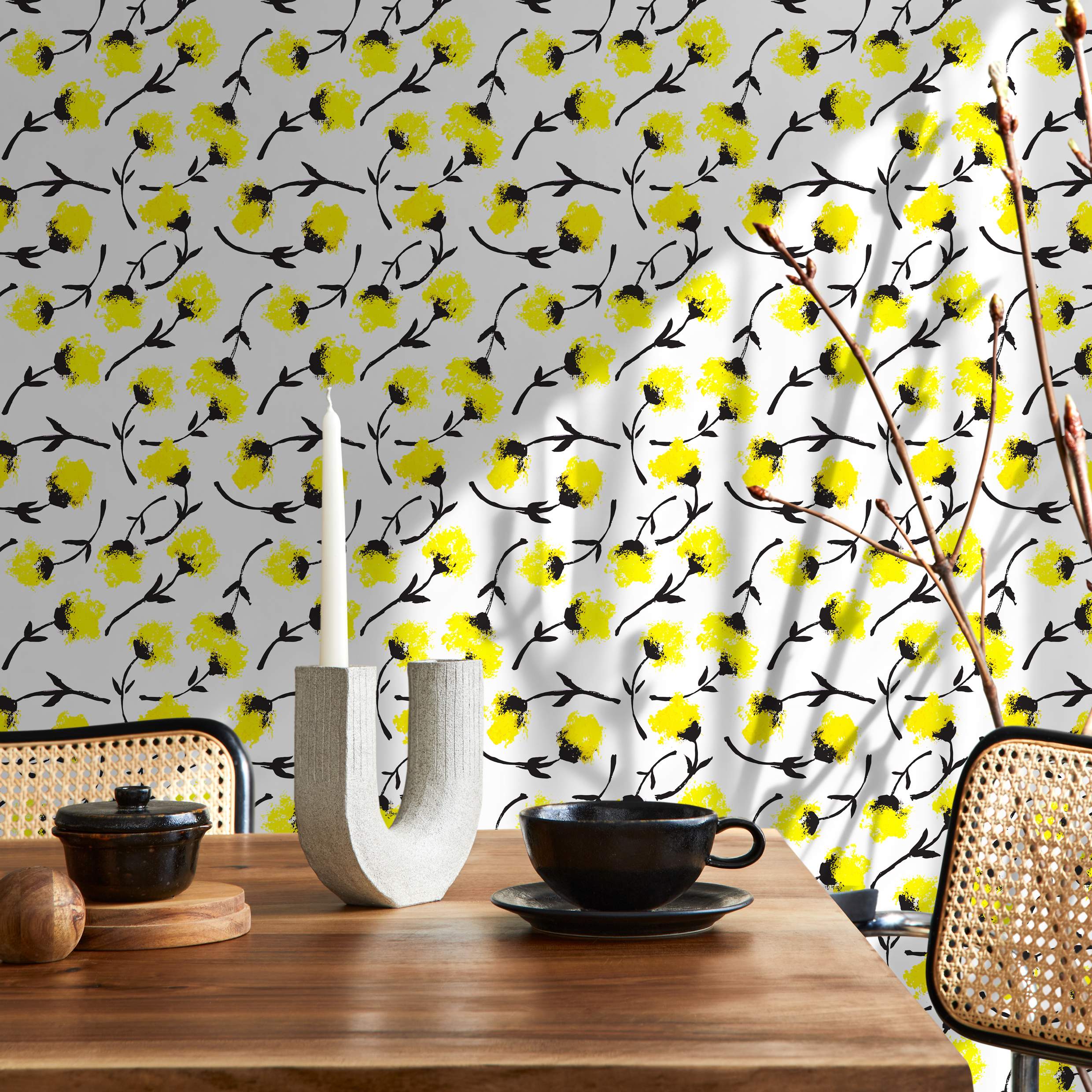 Floral Wallpaper With A Painterly Flower Motif In Yellow And Black - B606