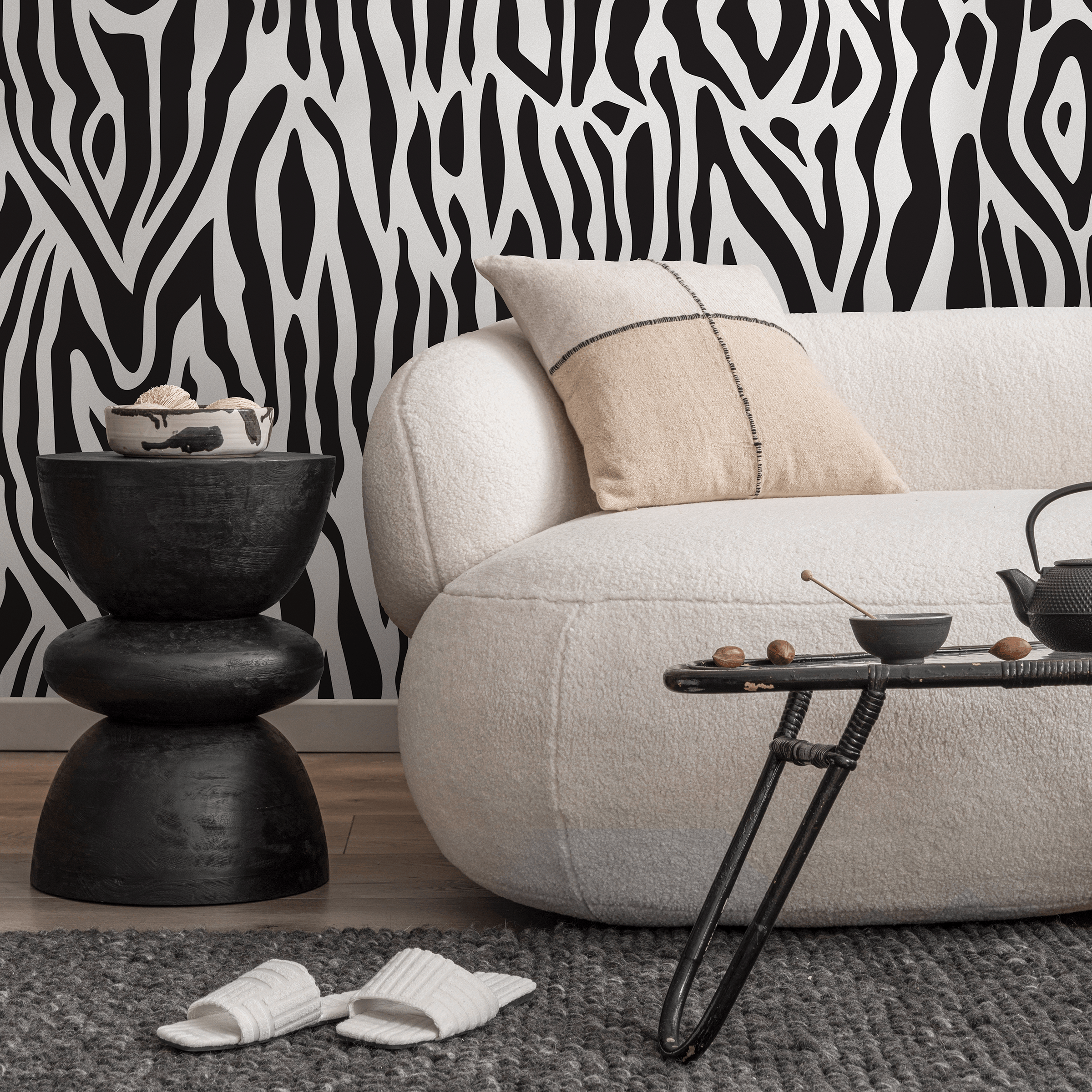Animal Print Wallpaper With A Zebra Stripe Pattern In Black And Cream - B612