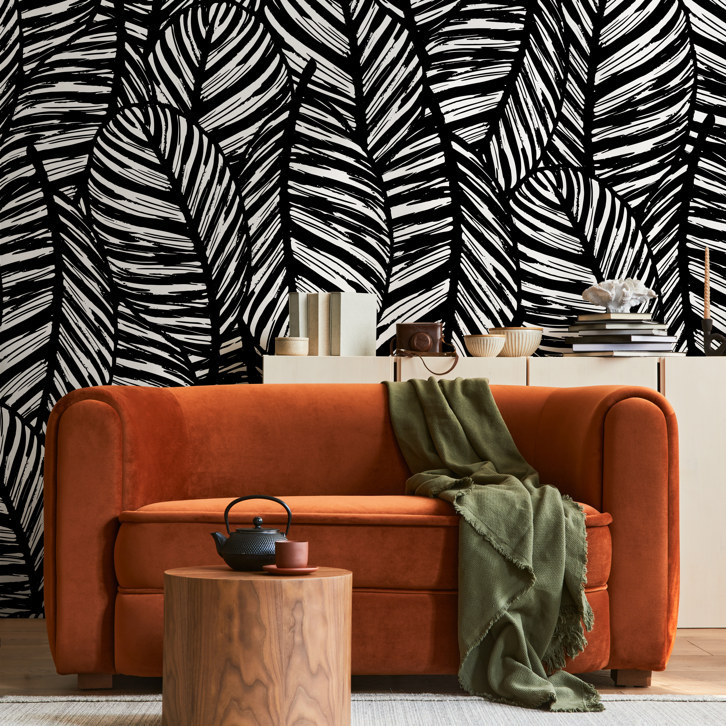 Botanical Wallpaper Featuring A Bold Palm Leaf Motif In Black And White - B624