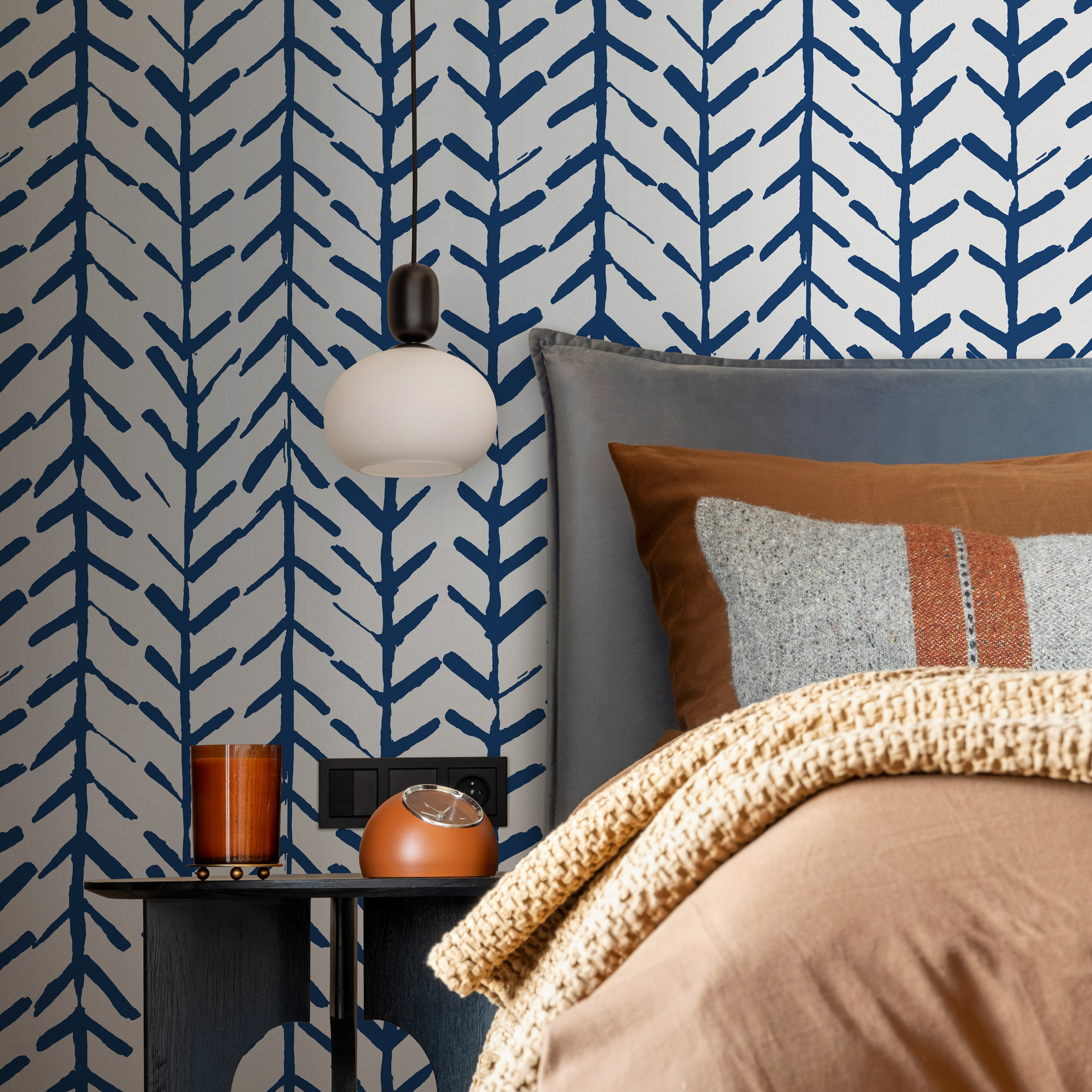 Geometric Wallpaper With A Hand-drawn Arrow Motif In Navy Blue And Gray - B658