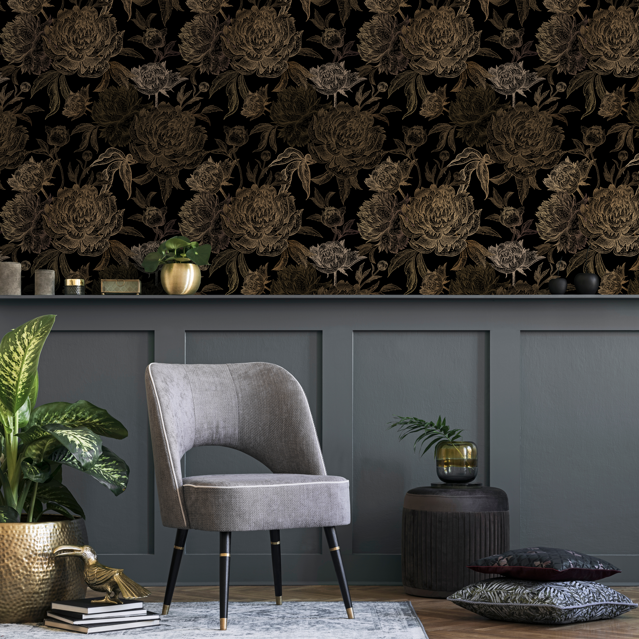Floral Wallpaper With A Vintage Peony Motif In Black And Gold - B665