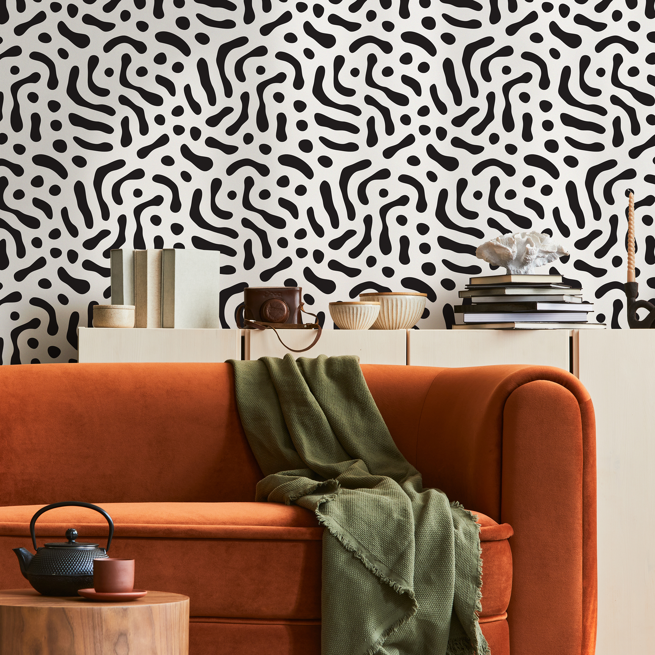 Abstract Wallpaper With An Organic Squiggle Motif In Black And White - B669