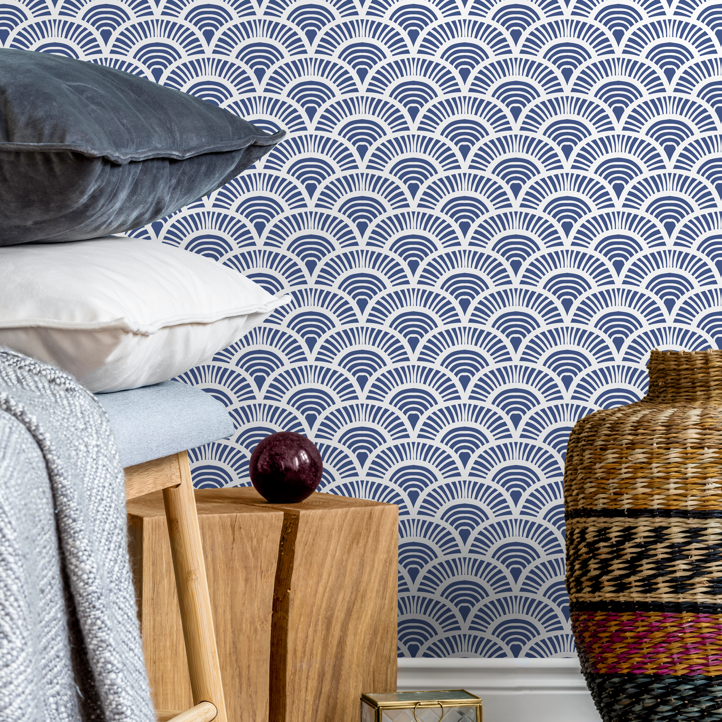 Art Deco Wallpaper With A Japanese Scallop Motif In Blue And White - B686