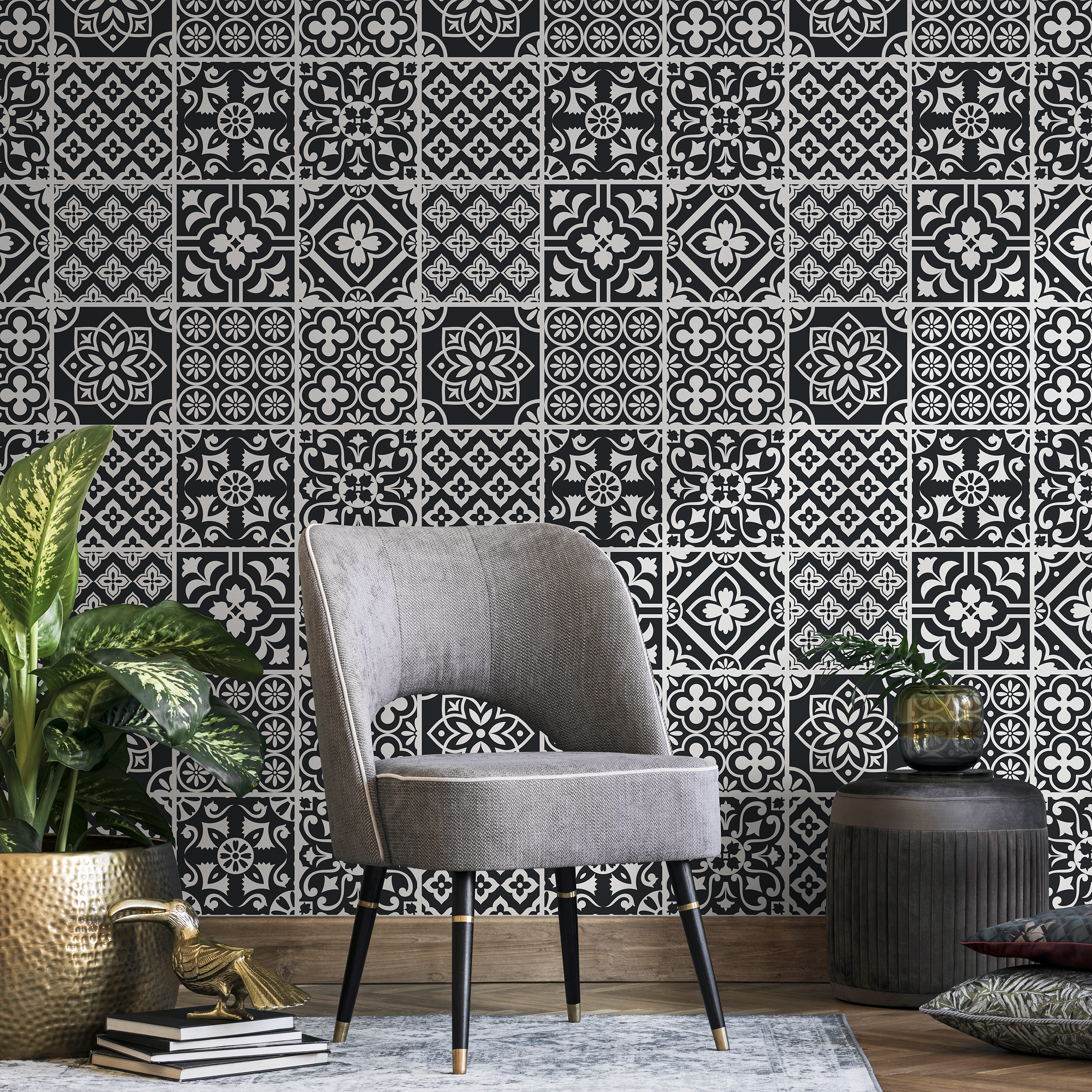 Tile Wallpaper With Ornate Geometric Patterns In Black And White - B702