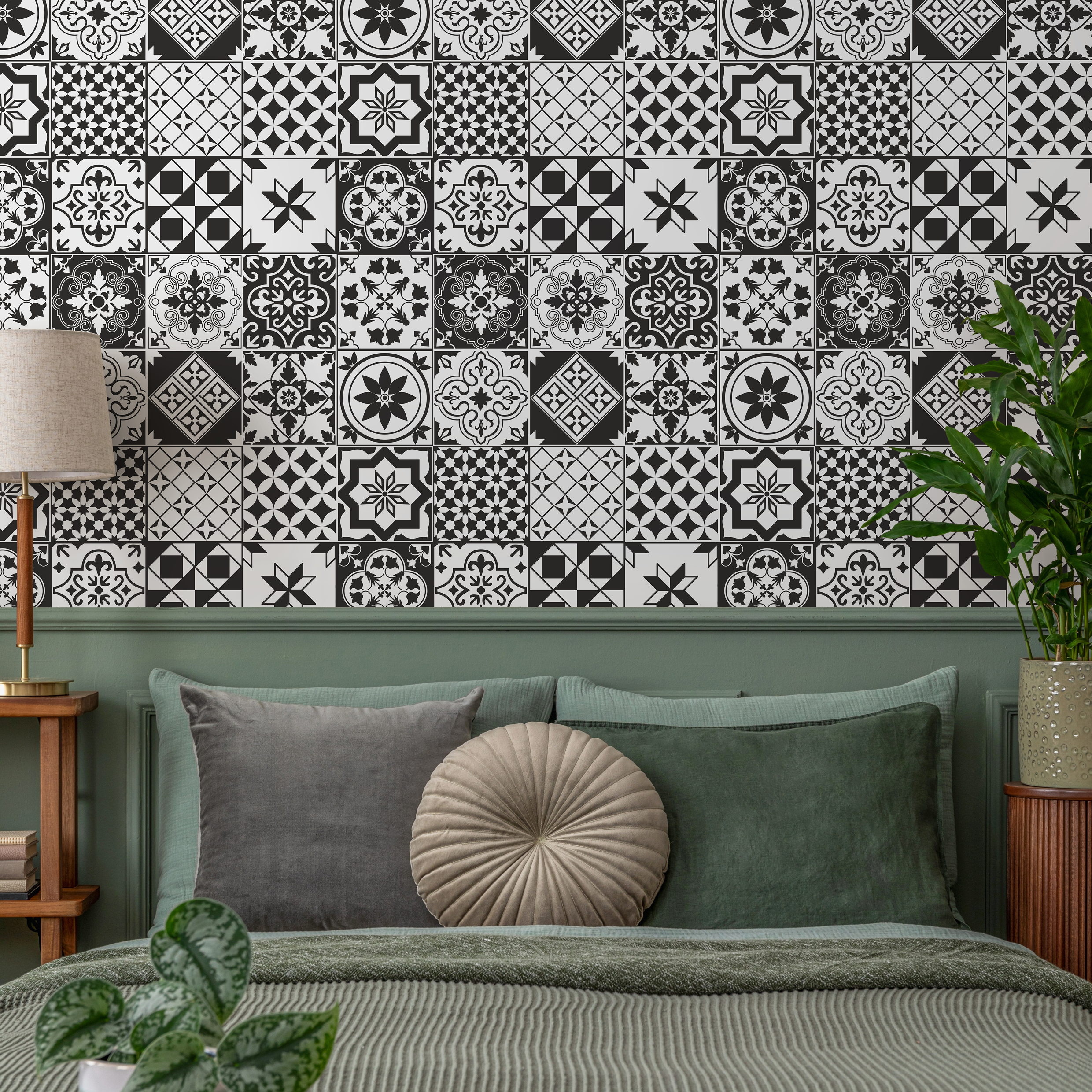 Tile Wallpaper With A Geometric Patchwork Design In Black And White - B727