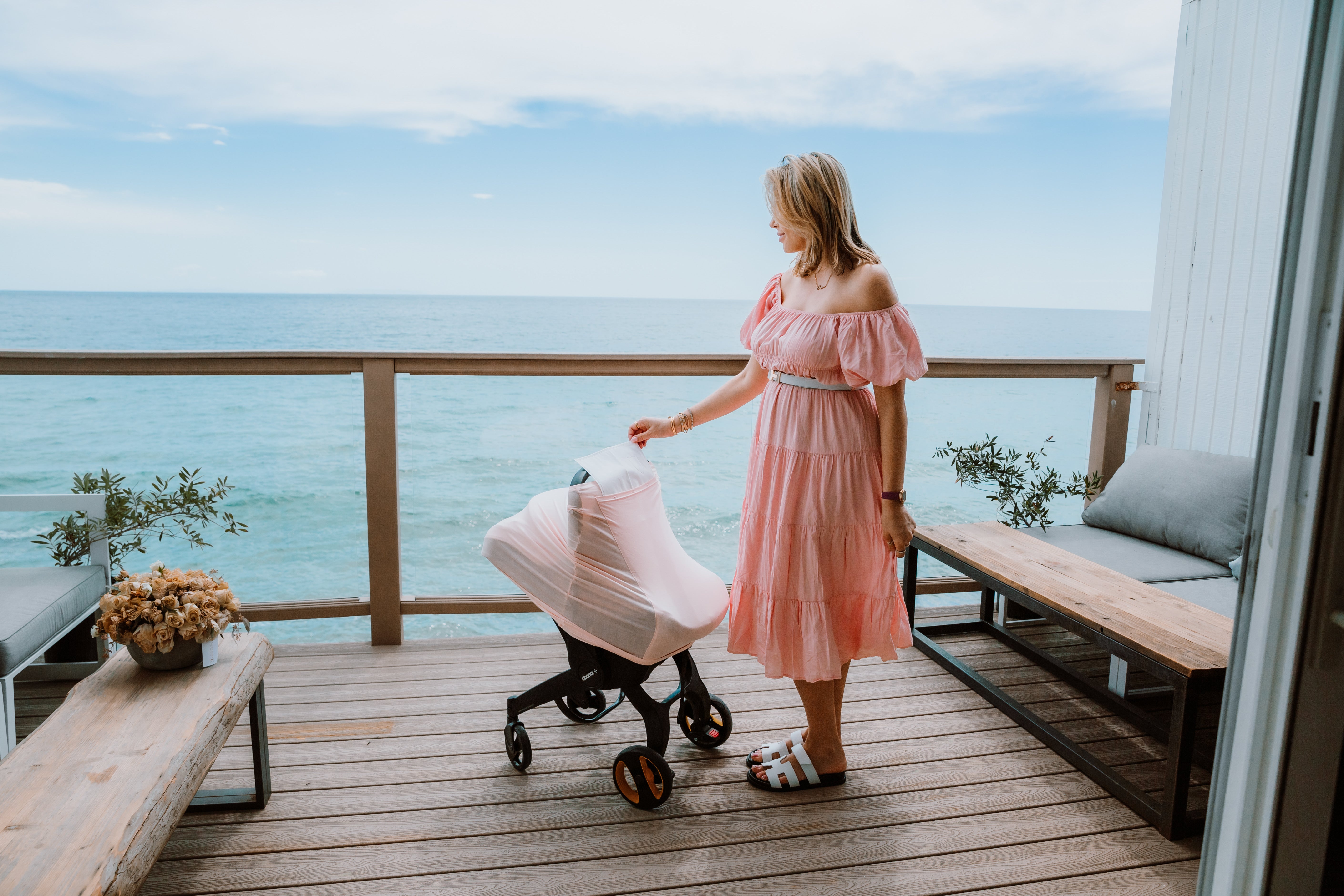 The ® Luxe Bamboo Multi-use Antimicrobial Air Filtering Infant Cover Pink