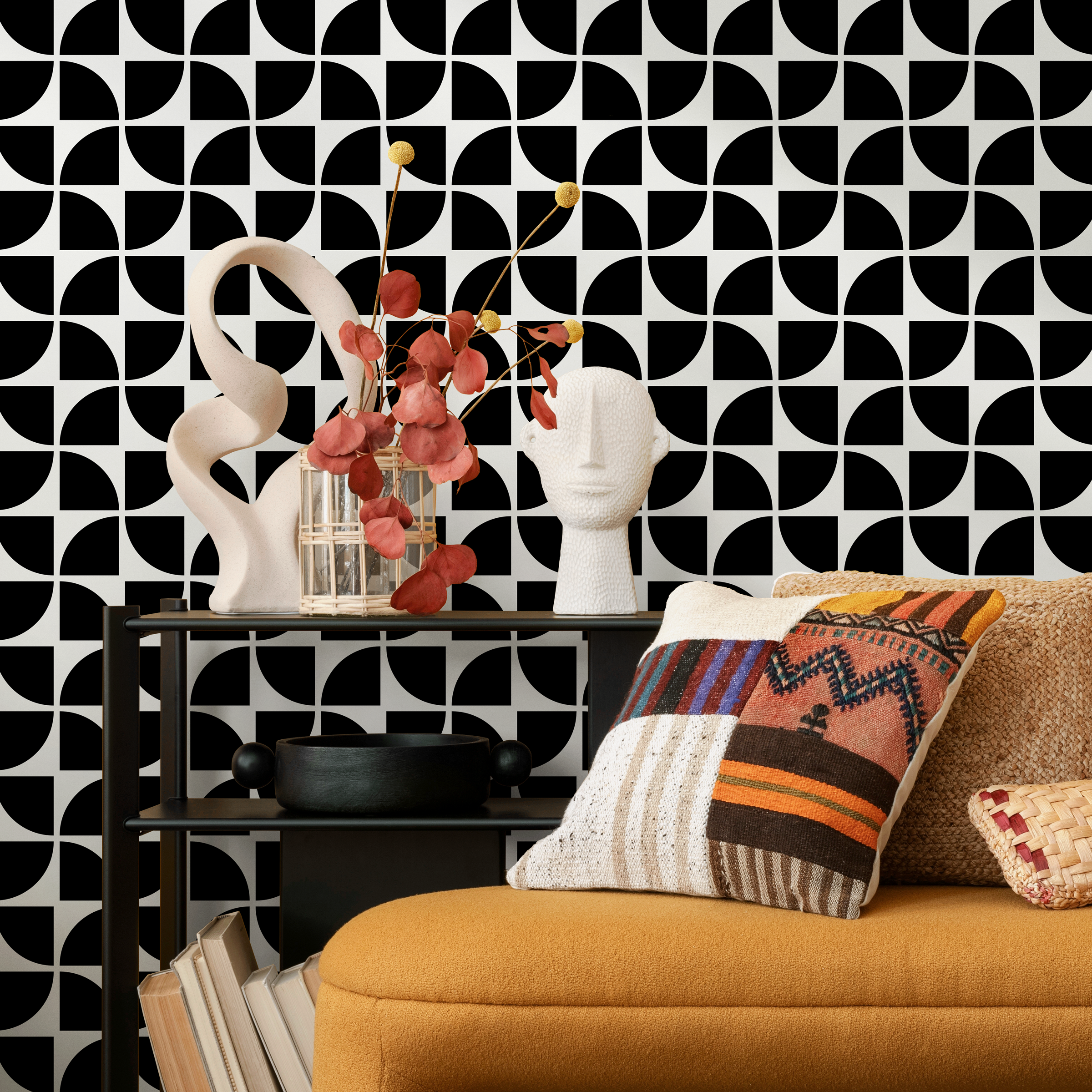 Geometric Wallpaper With A Bold Quarter-circle Motif In Black And White - B795