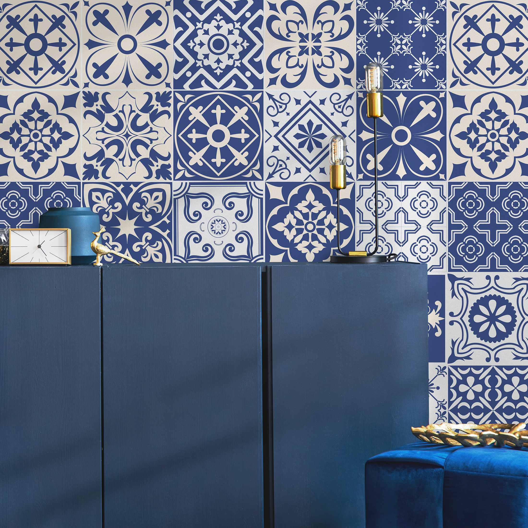 Tile Wallpaper With A Portuguese Azulejo Motif In Blue And White - B801