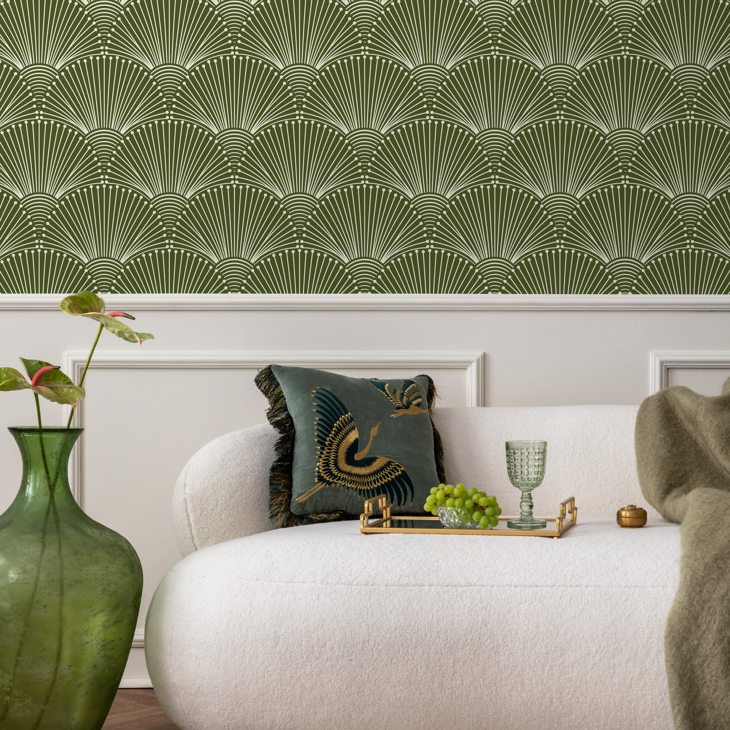 Art Deco Wallpaper With A Scalloped Fan Motif In Green And Cream - B936