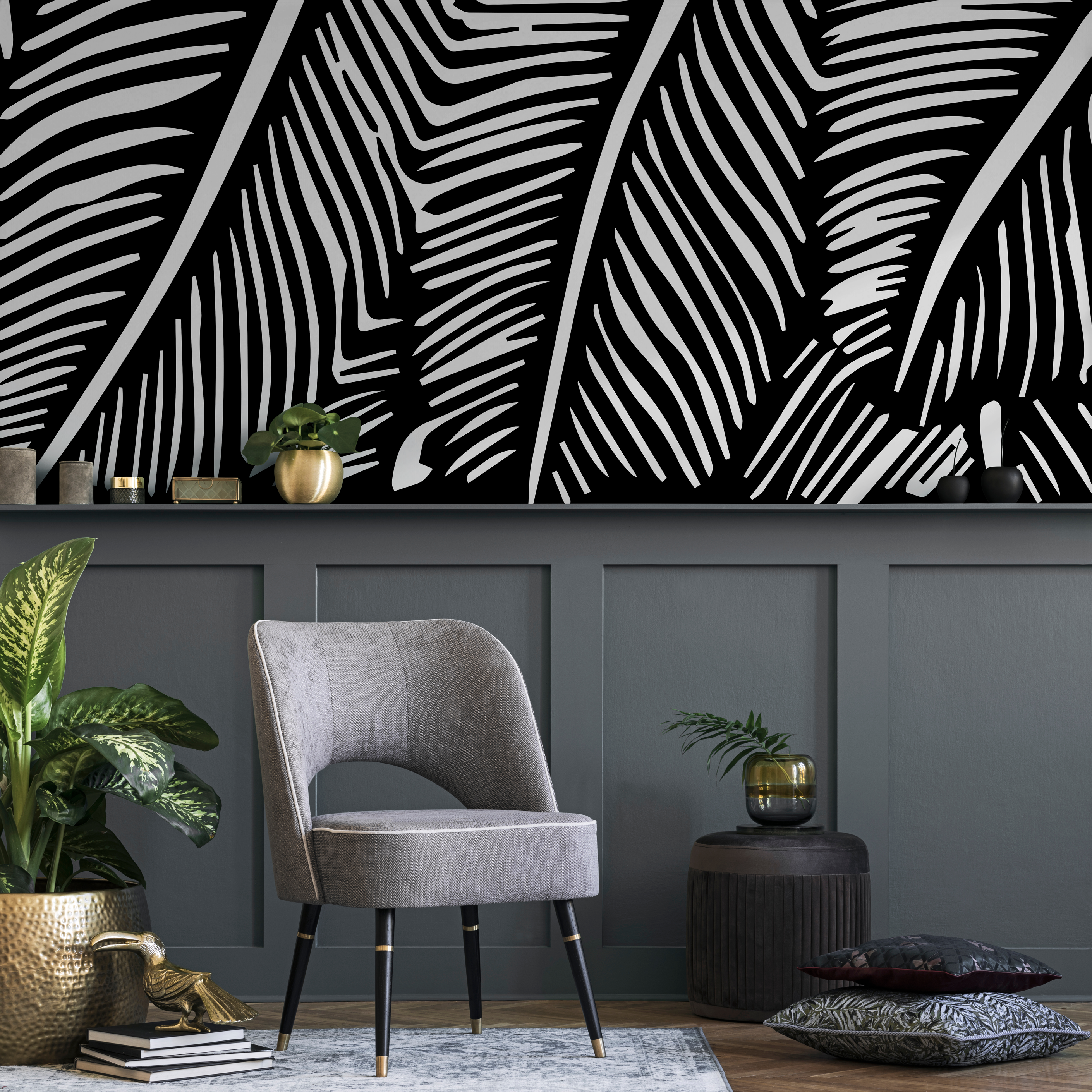 Botanical Wallpaper With Stylized Palm Leaves In Black And White - B966