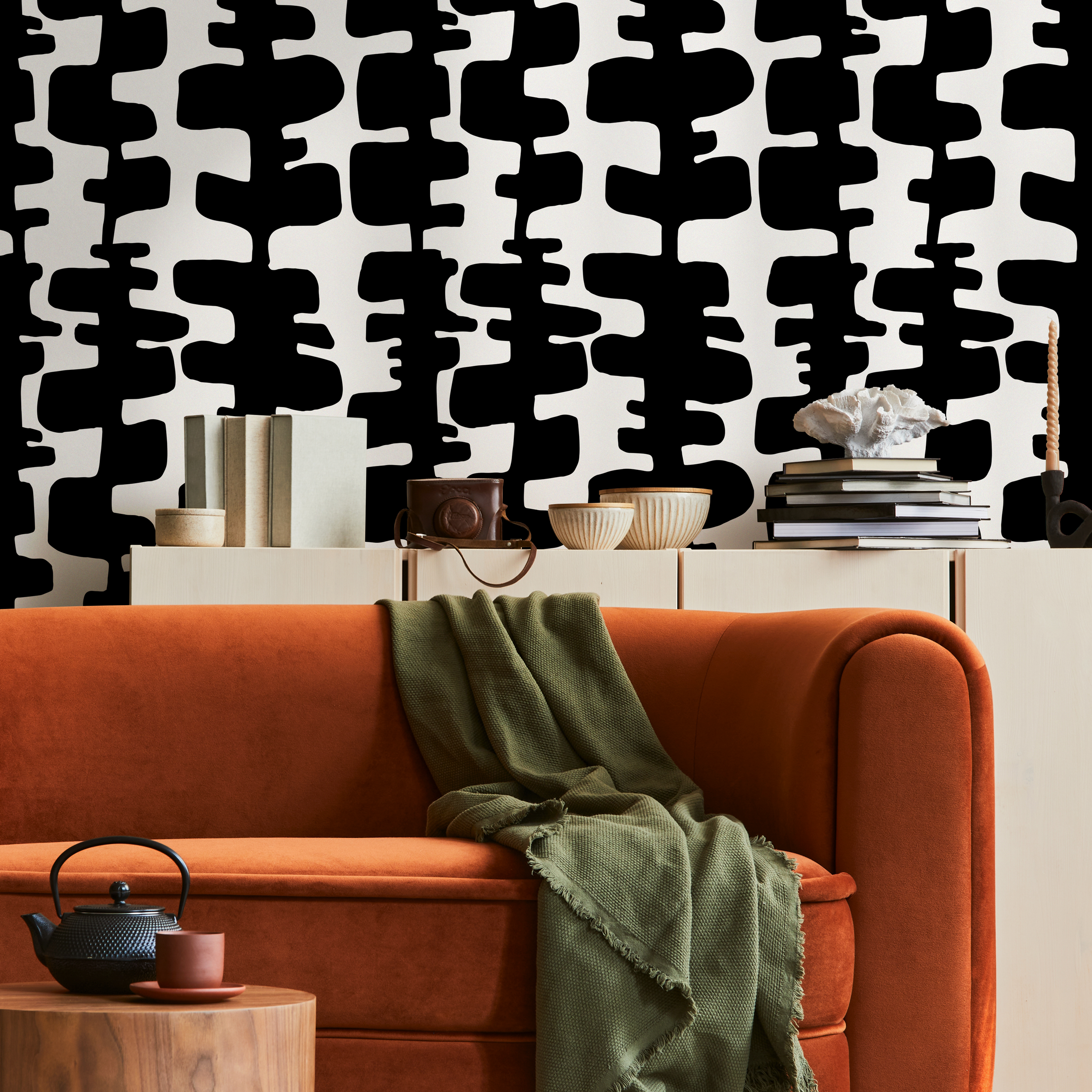 Abstract Wallpaper With Interlocking Organic Shapes In Black And White - B967
