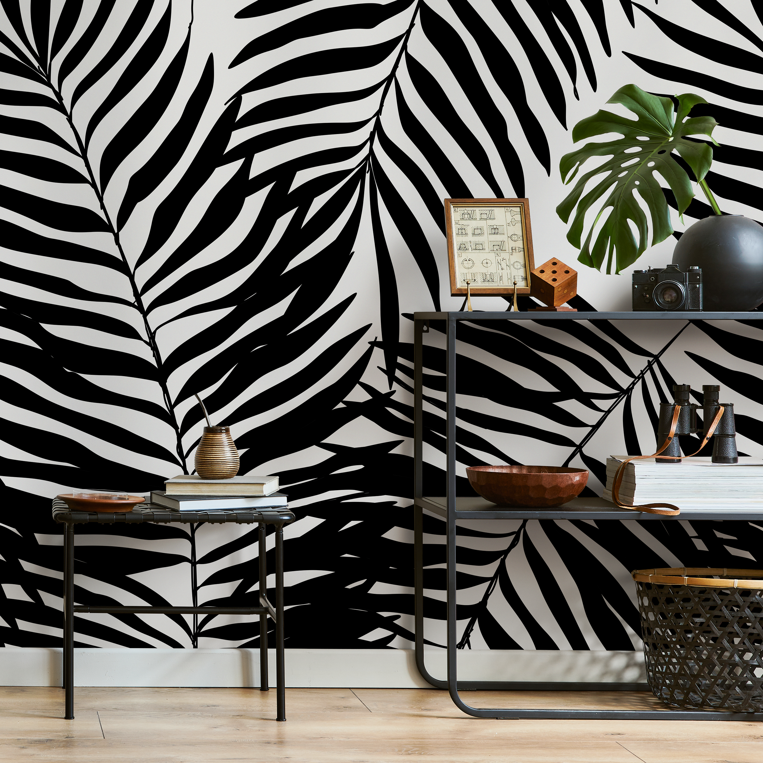 Botanical Wallpaper With Bold Palm Fronds In Black And White - B989