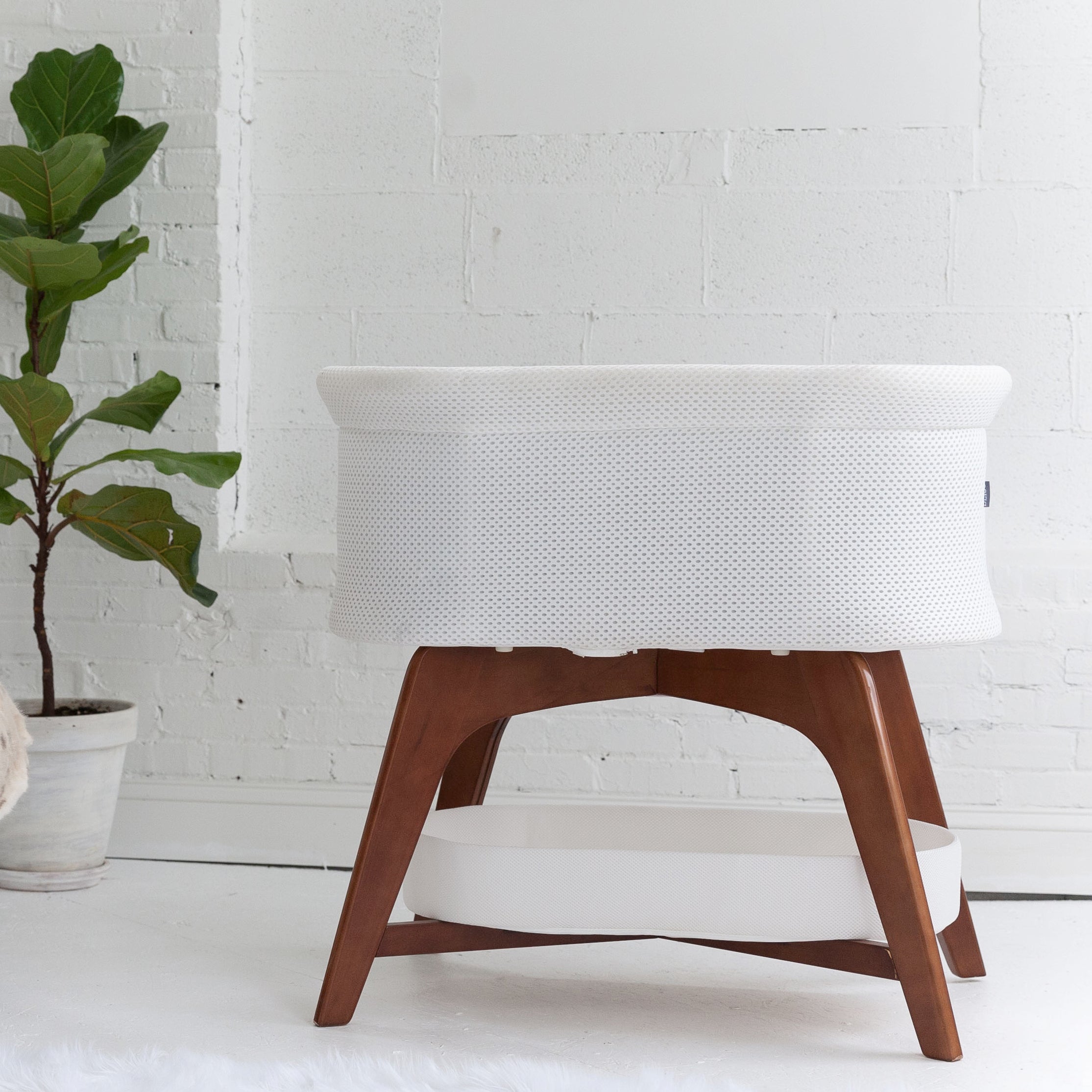 Trubliss Evi Smart Bassinet