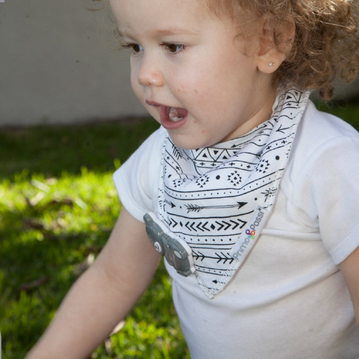 Bandana Bib, White Arrows