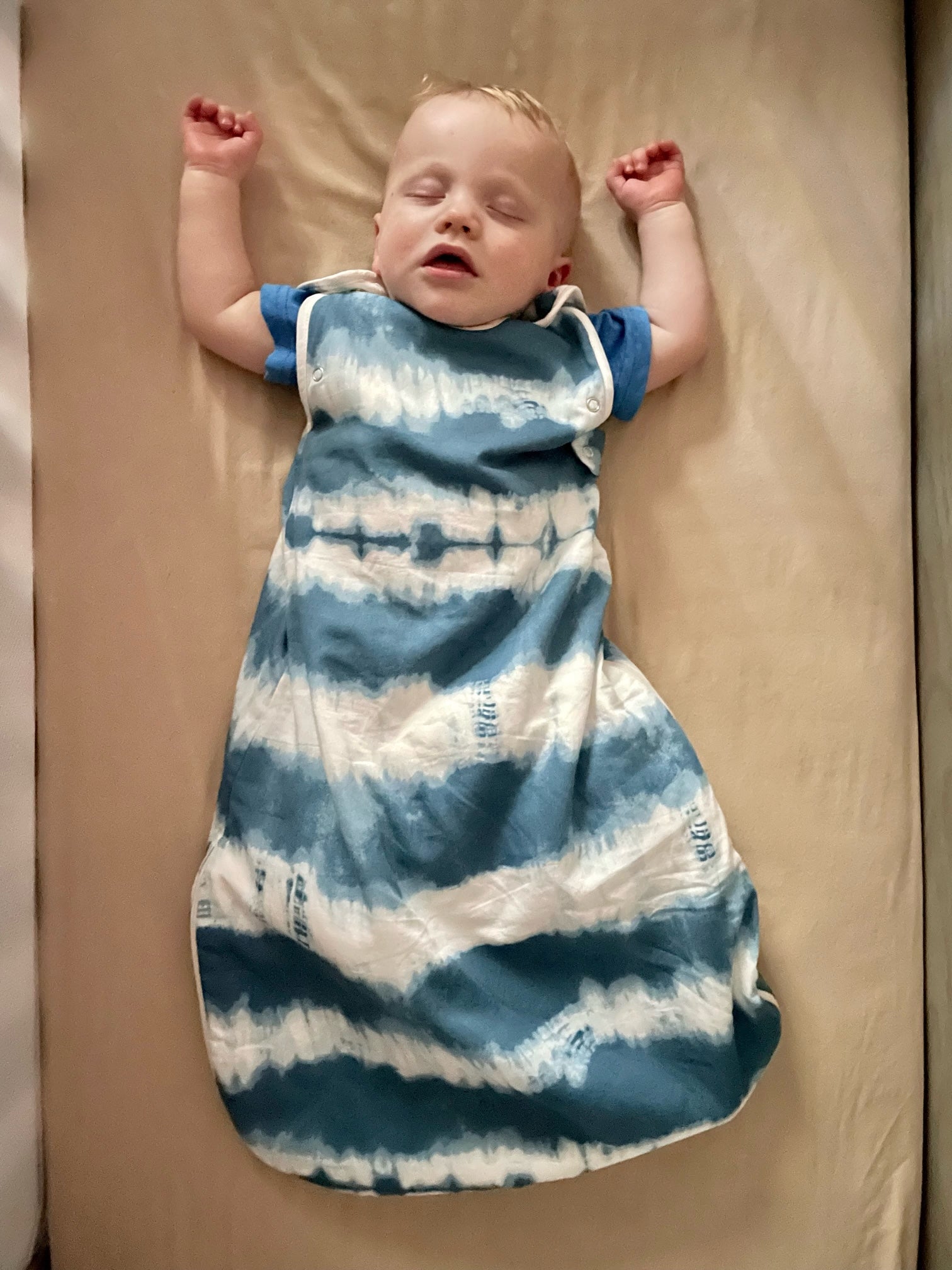 Caspian Wearable Blanket 0-9mo. (Cotton Sateen Tie-Dye Print)