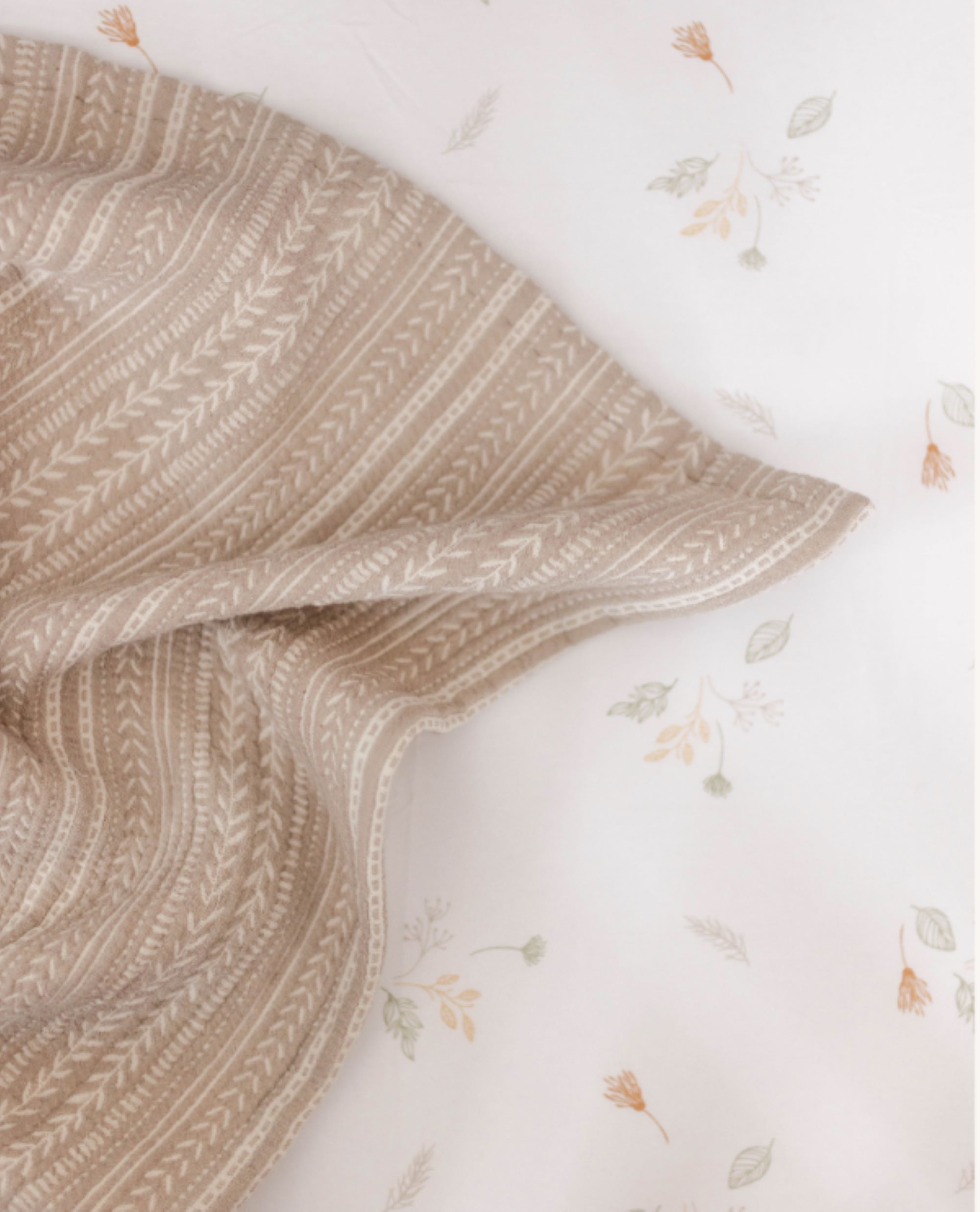 Willow Crib Fitted Sheet – Dainty Leaf