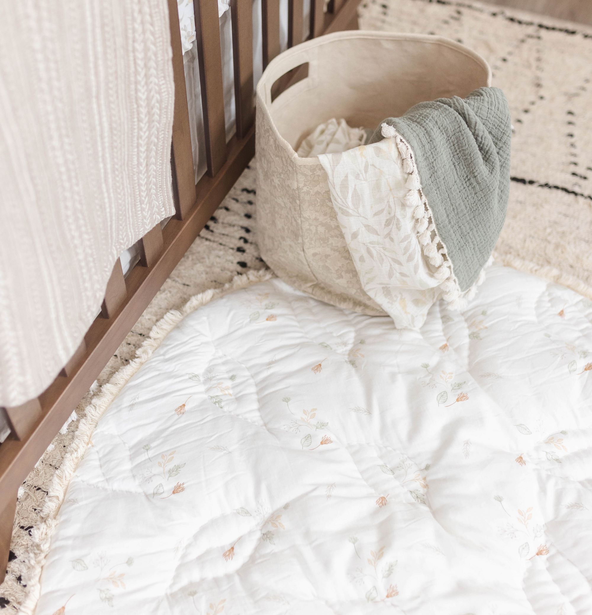 Willow Quilted Playmat – Dainty Leaf