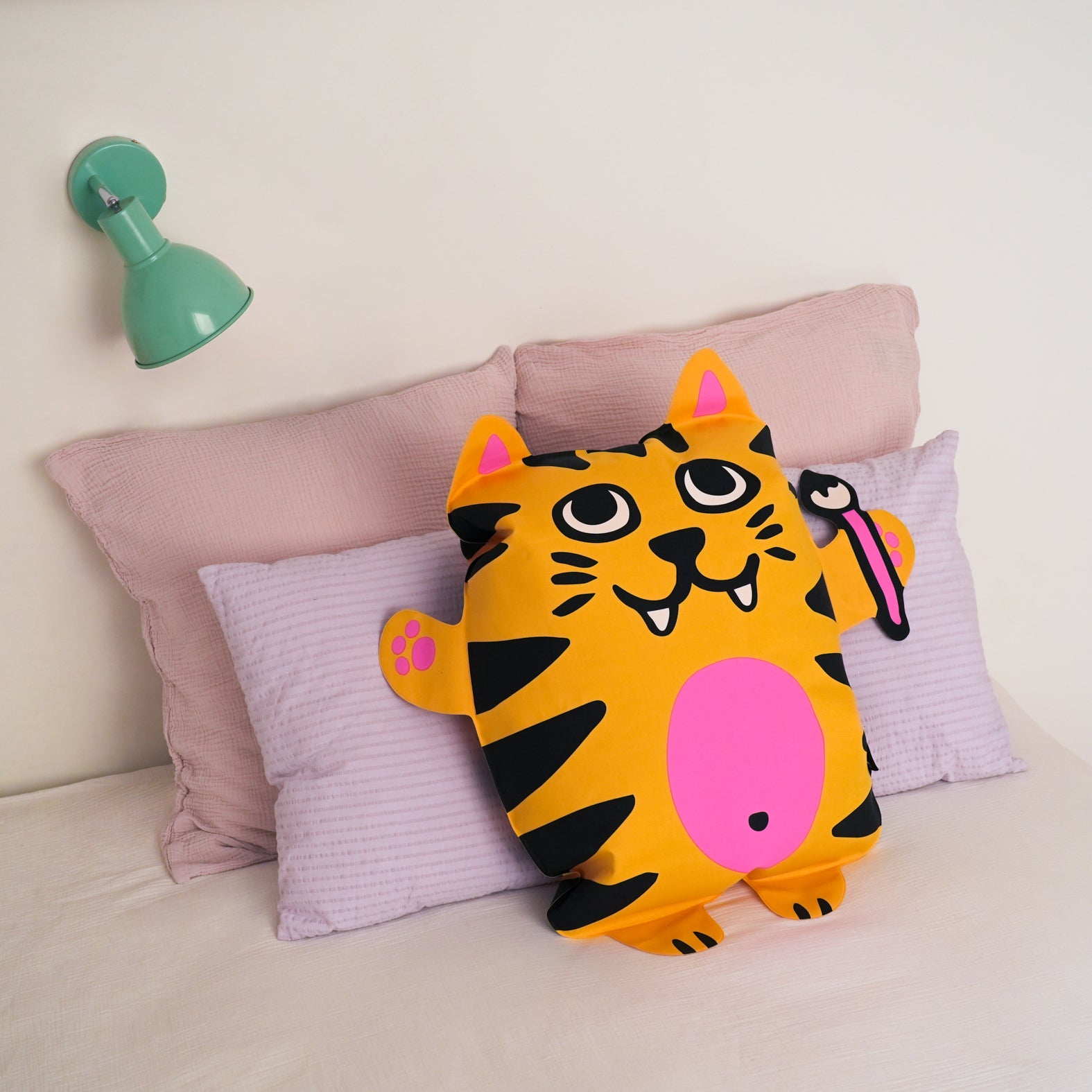 Tiga  - Super Inflatable Pillow
