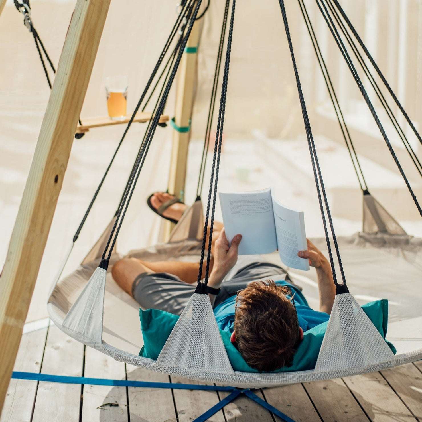 Hover Platform Swing