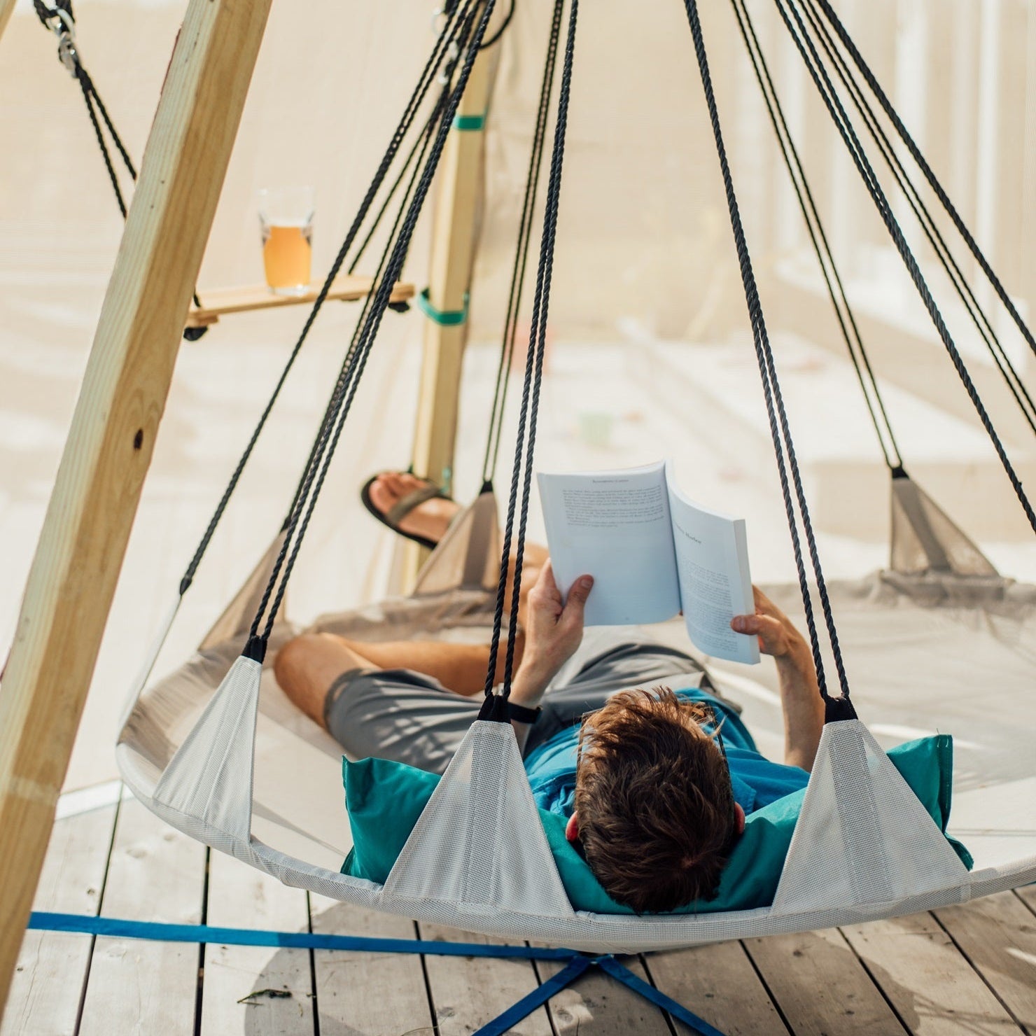 Hover Platform Swing