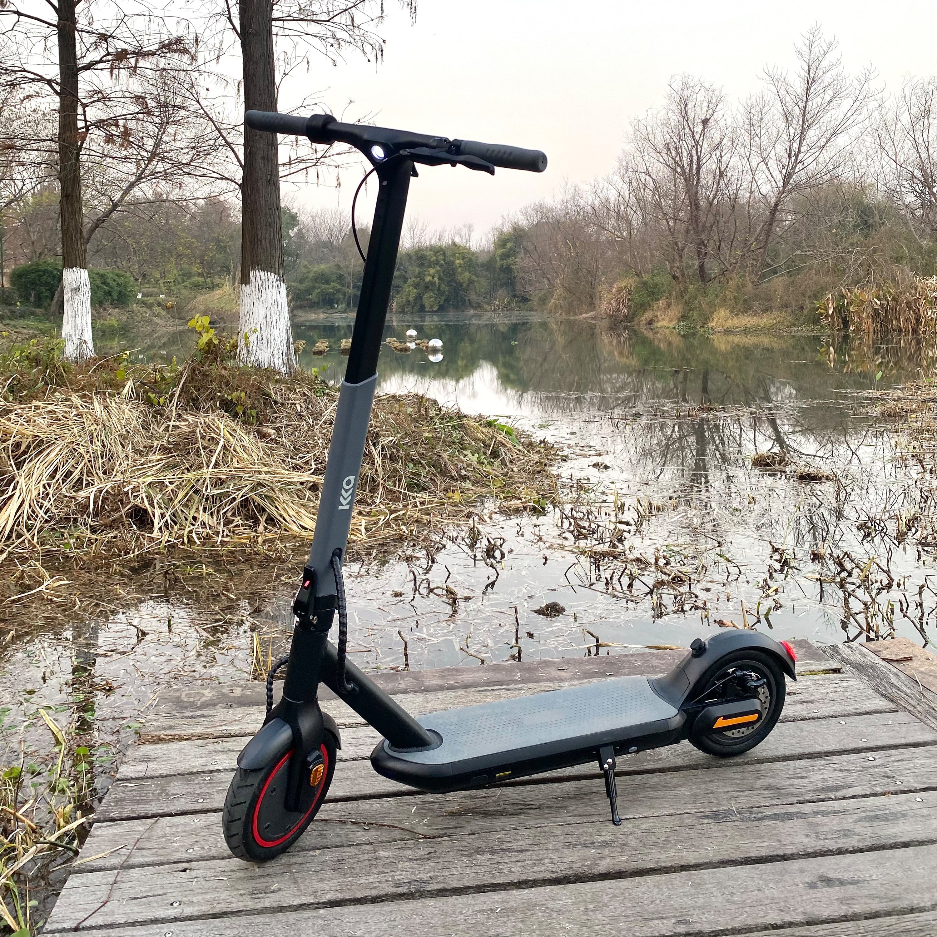 36V Freddo X1 E-Scooter. 350W motor, 16 mph, 8.5 inch tires, lightweight and foldable