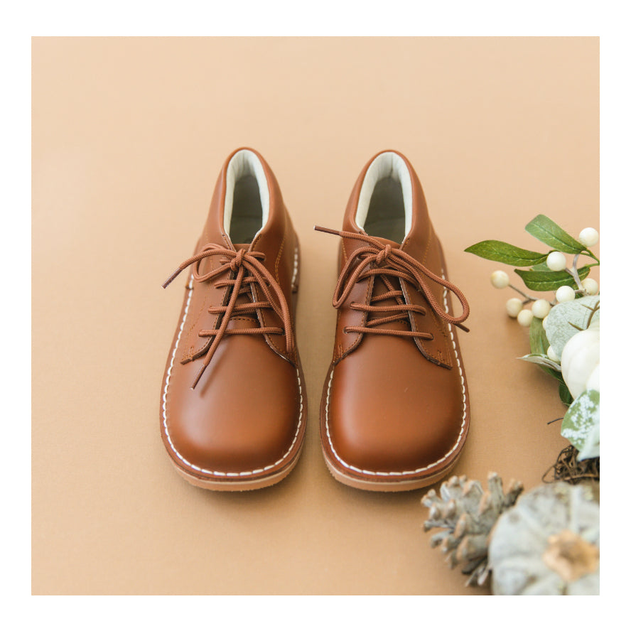 Tuck Mid-top Lace Up Shoe
