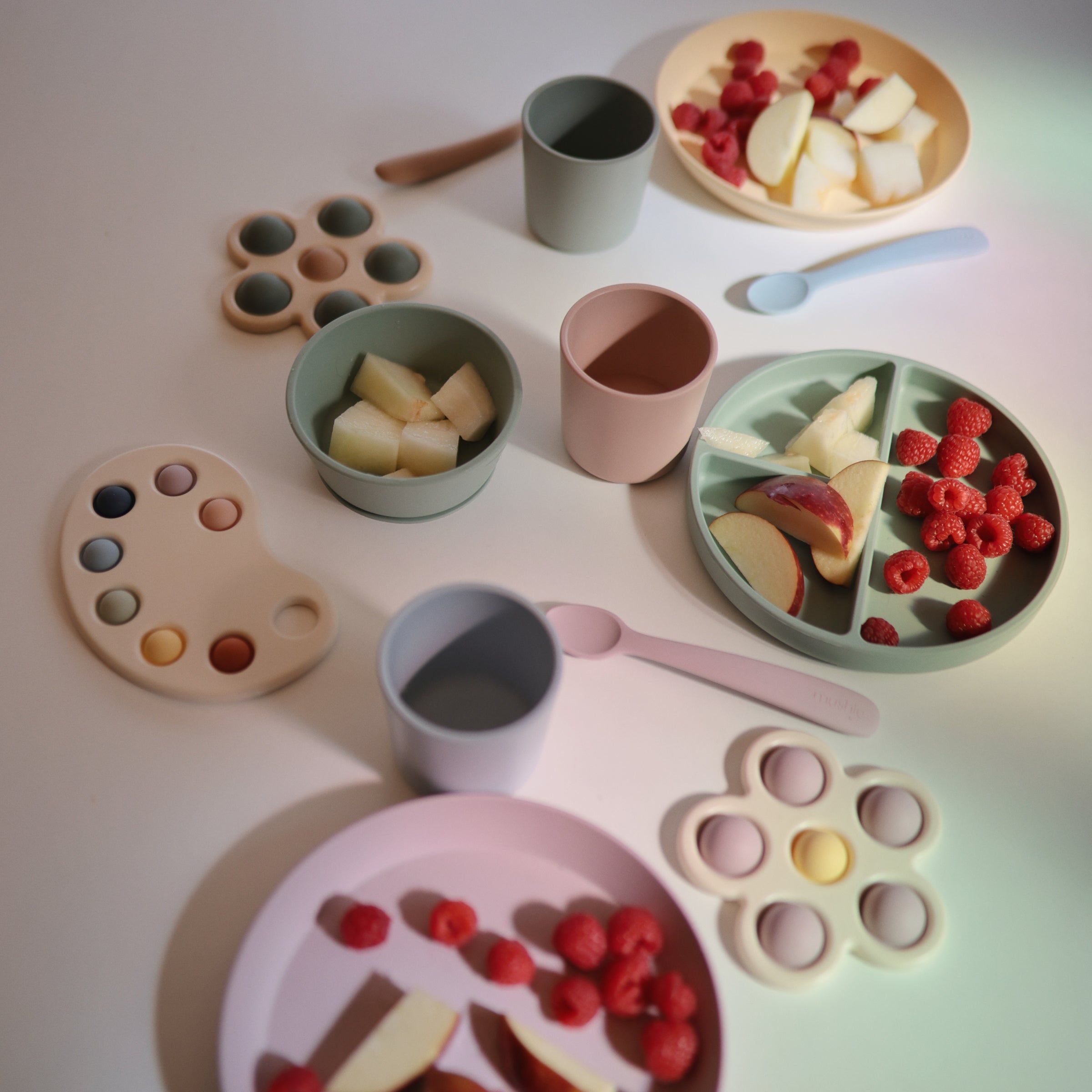 Round Dinnerware Plates, Set Of 2