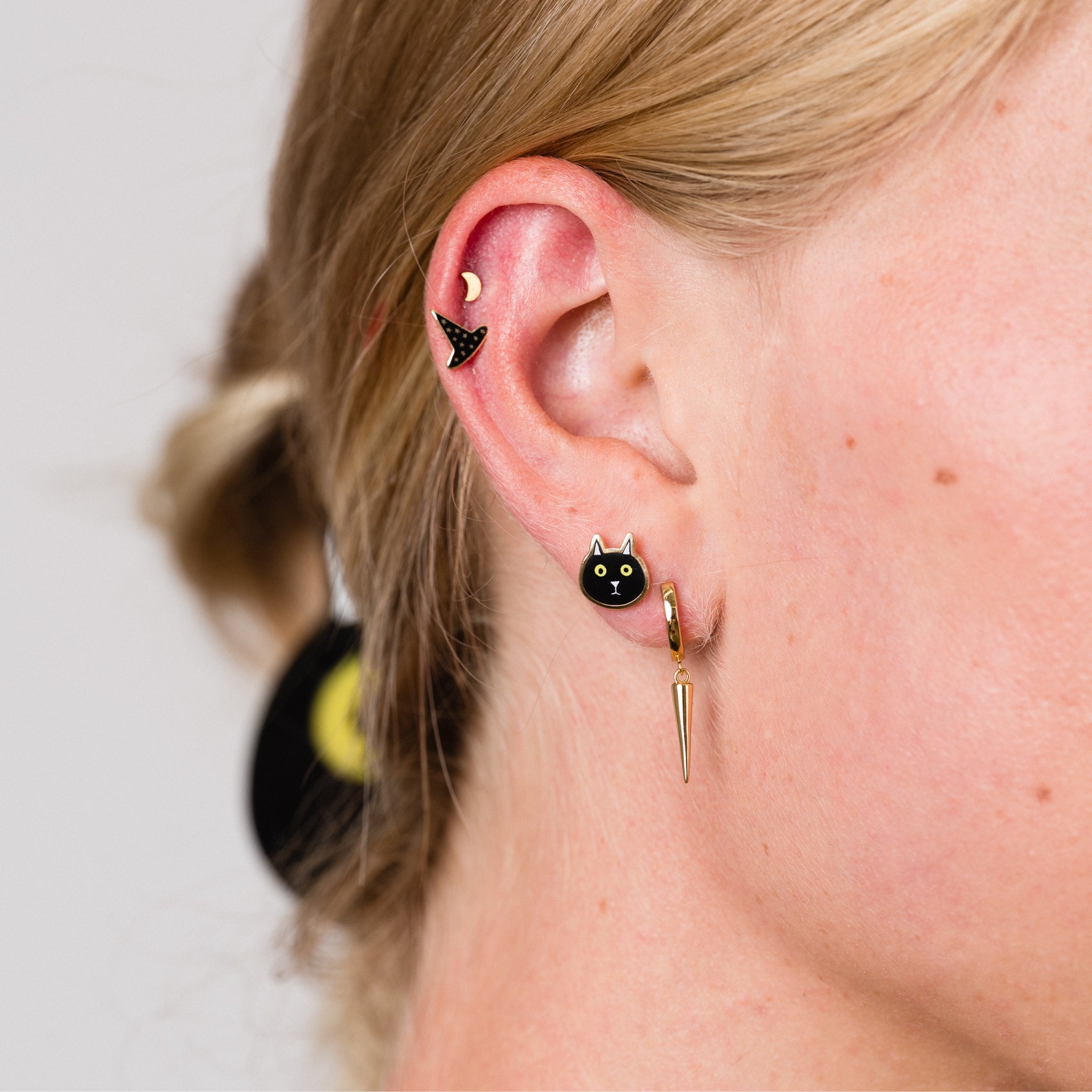 Cat Studs