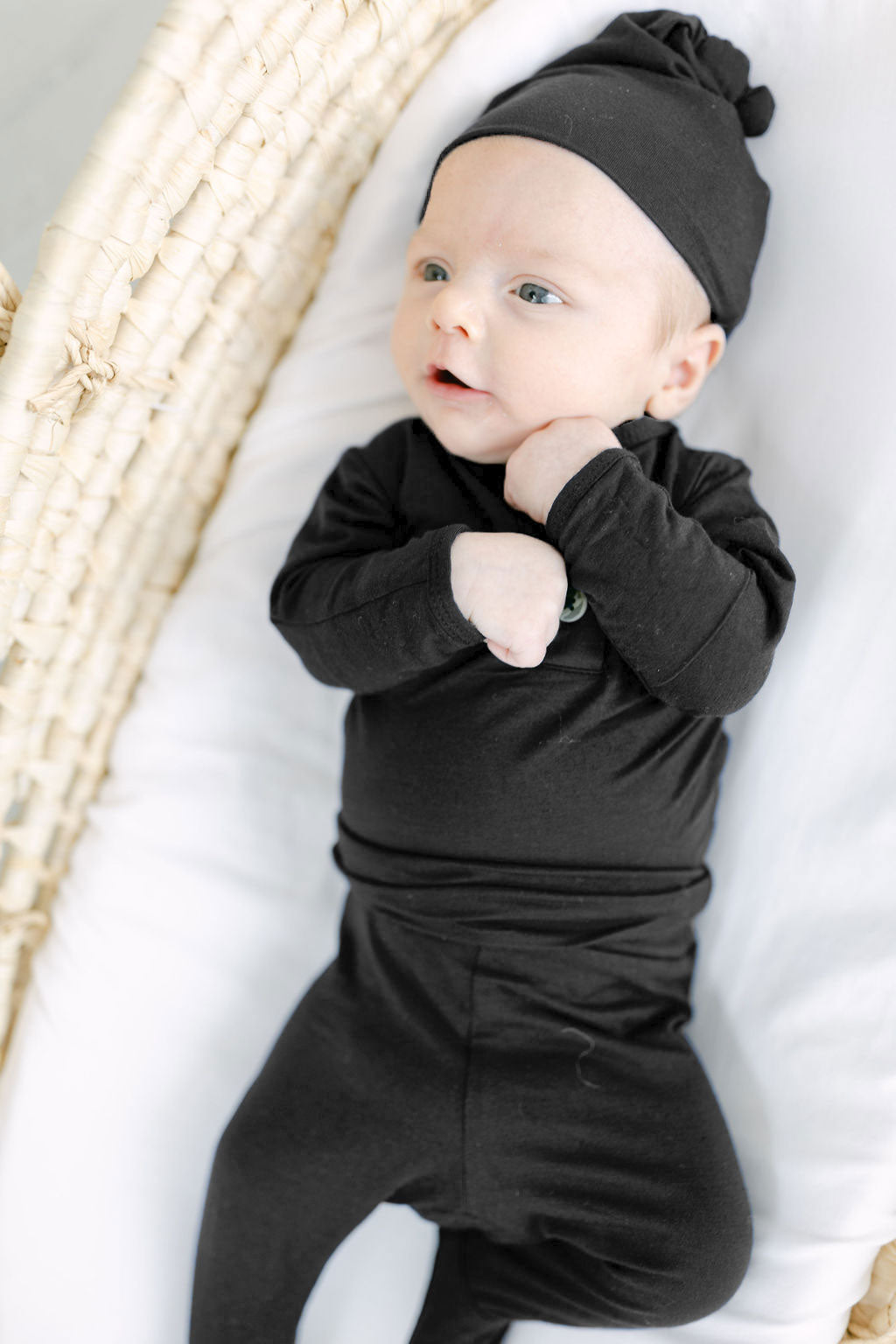 Top And Bottom Outfit And Hat Set (newborn-12 Months Sizes) Black