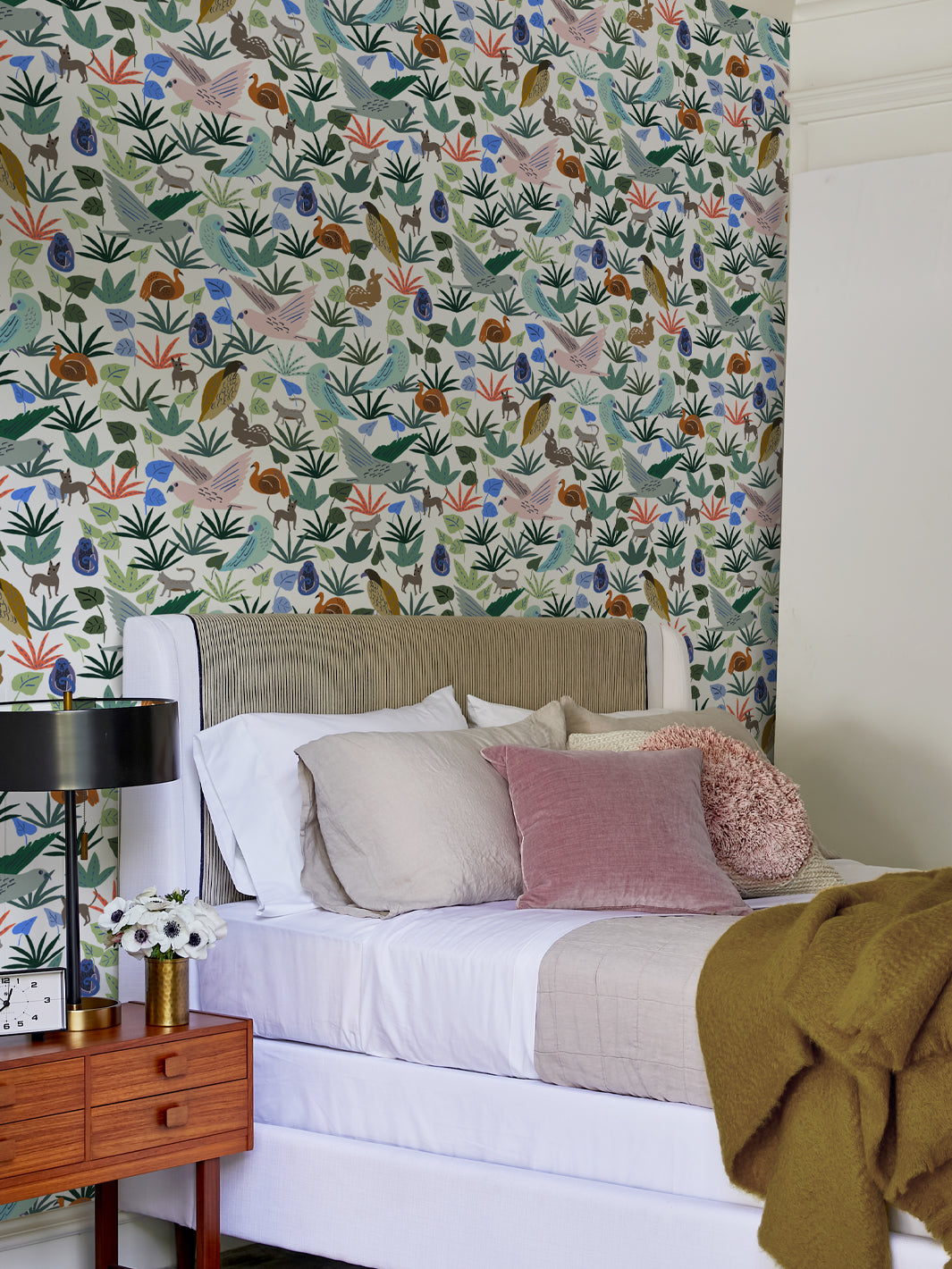 'bright Animales' Wallpaper By Tea Collection - White