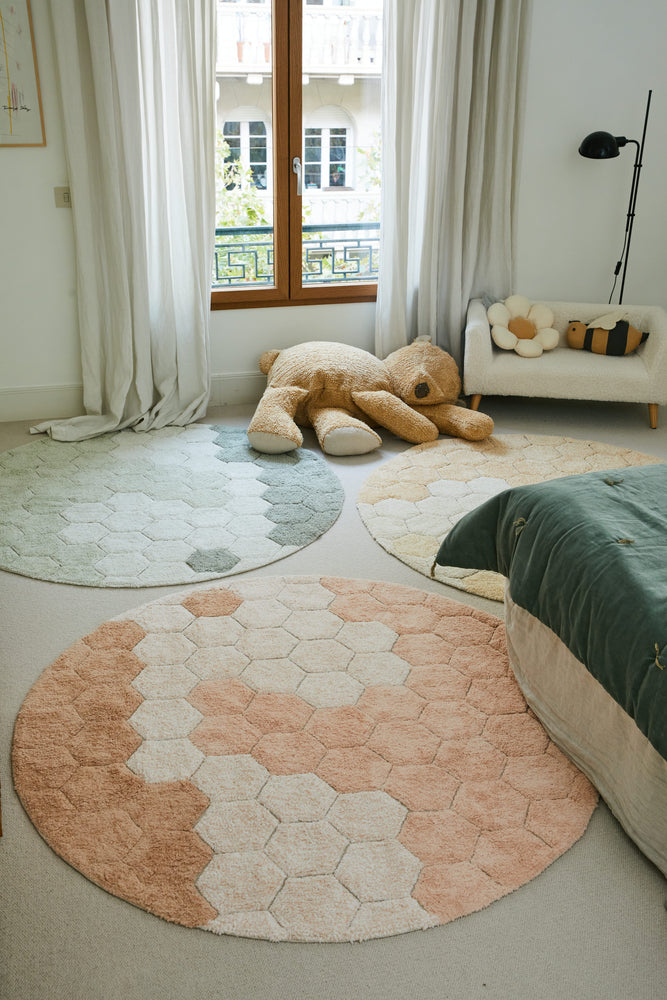 WASHABLE ROUND RUG HONEYCOMB ROSE  - Planet Bee