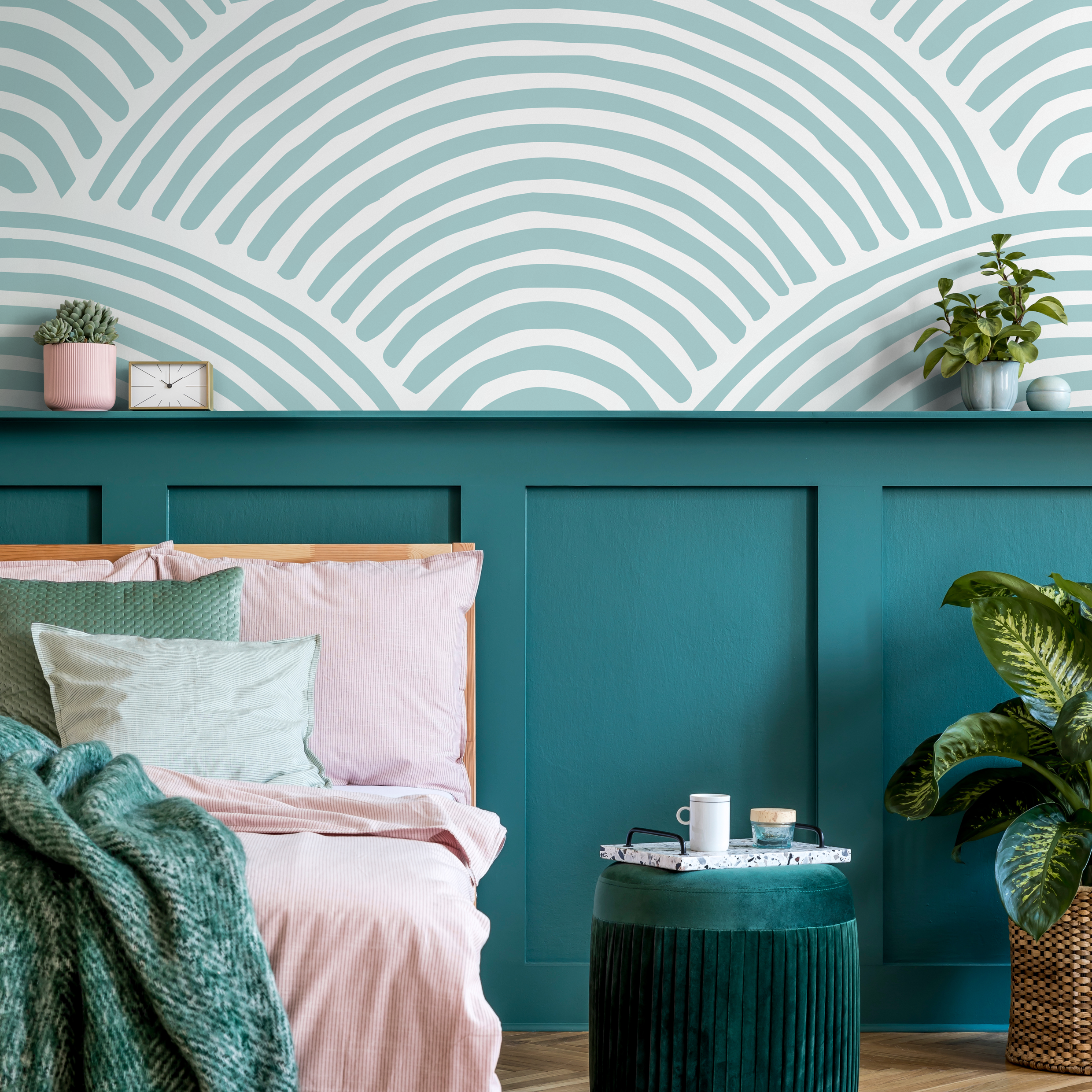 Abstract Wallpaper With A Hand-drawn Wave Motif In Light Blue - C030