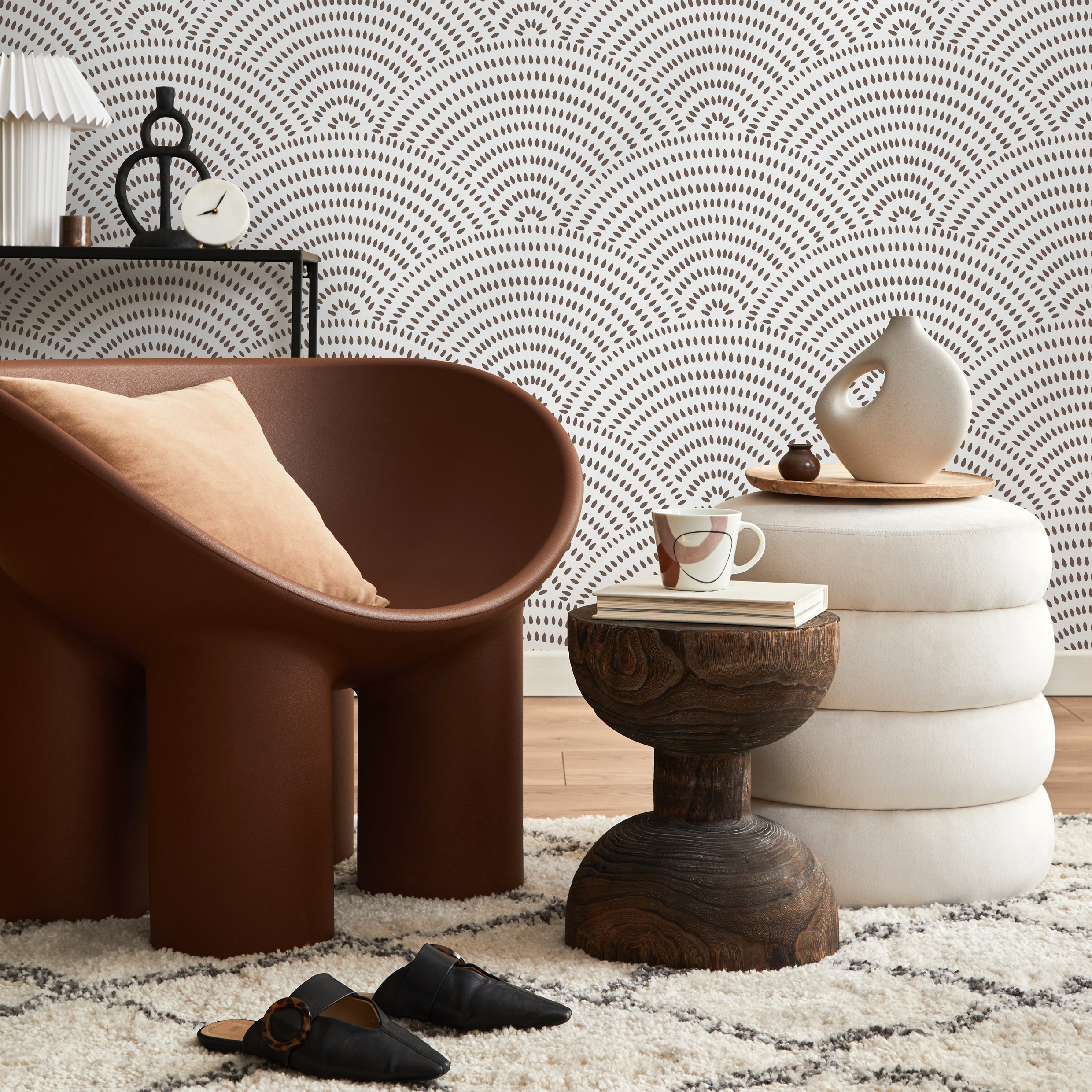 Geometric Wallpaper With An Arched Dot Pattern In Brown - C076