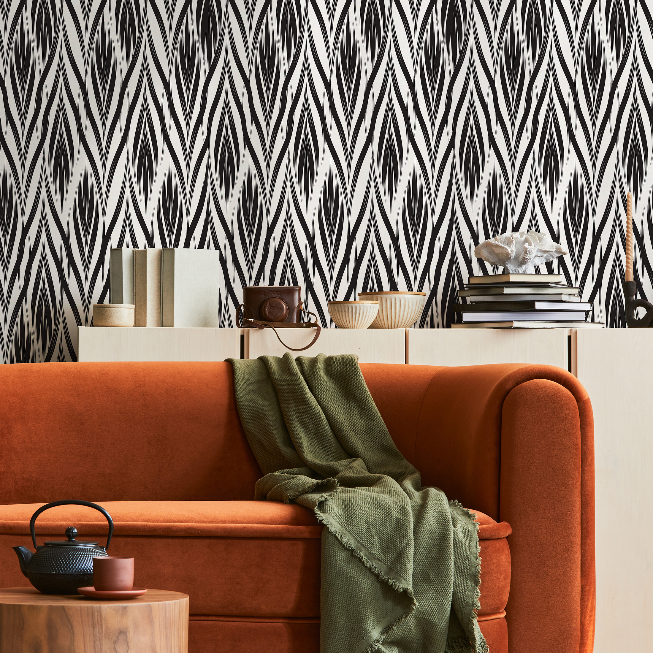 Art Deco Wallpaper With Sweeping Brush Strokes In Black And White - C101