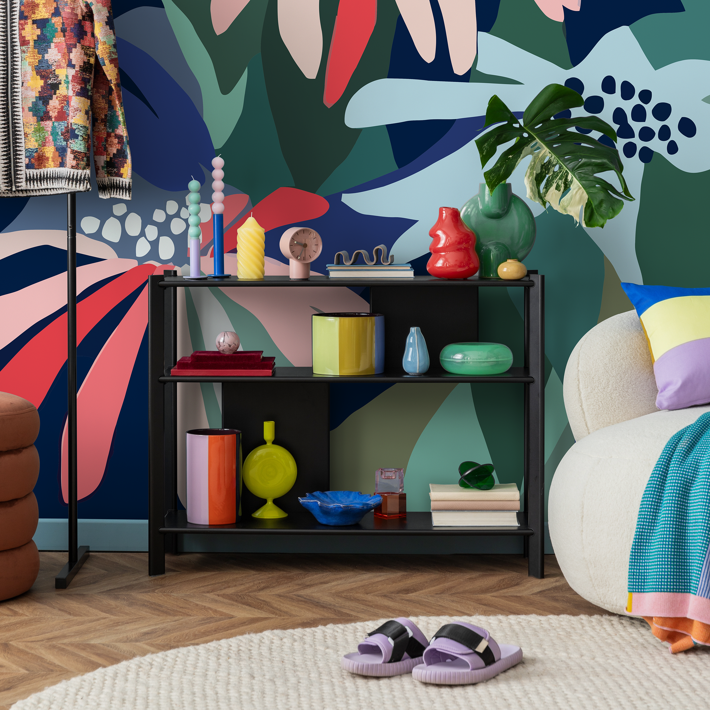 Abstract Wallpaper With Bold Organic Shapes In Blue, Green, And Red - C128