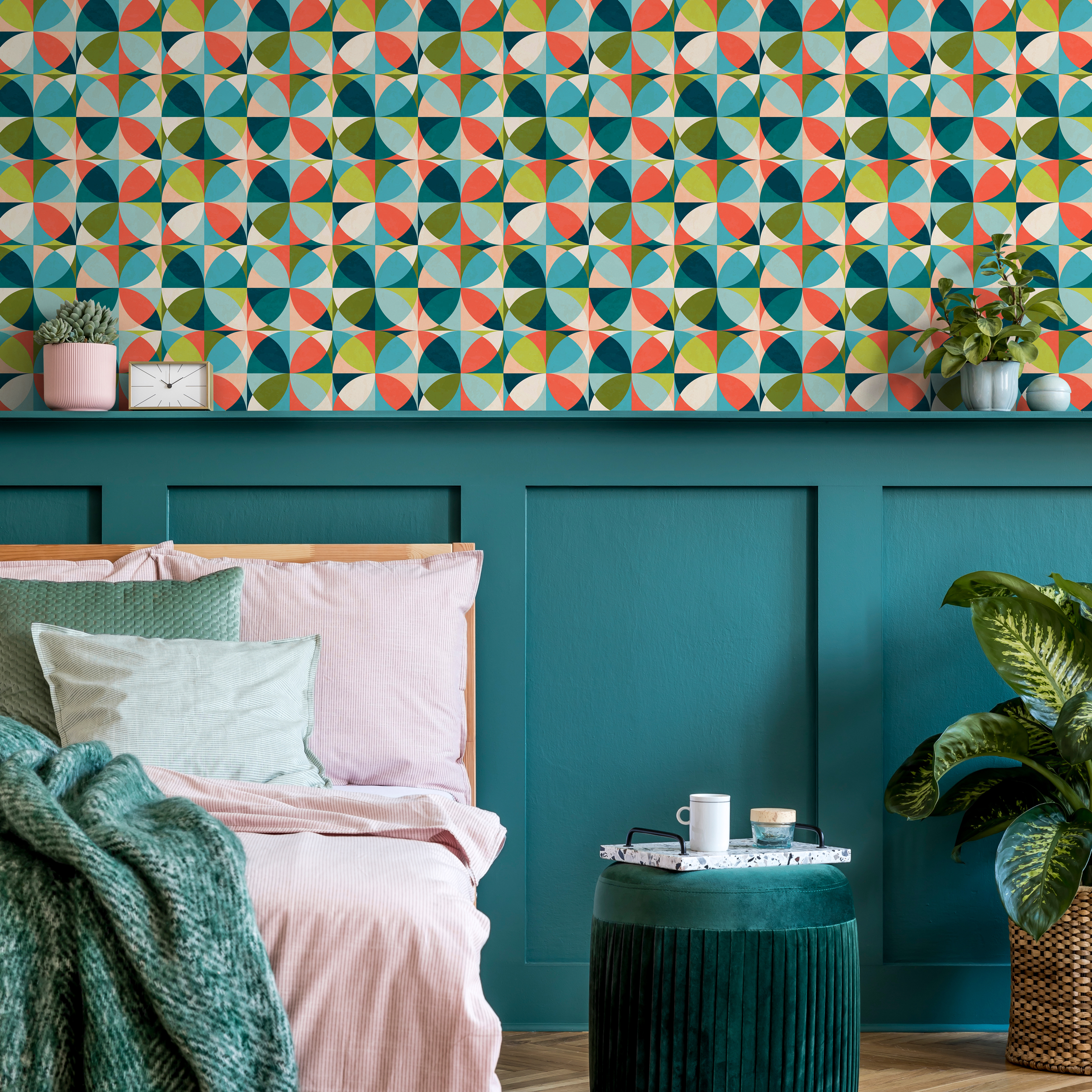 Geometric Wallpaper With A Retro Circle Motif In Teal, Orange, And Green - C192