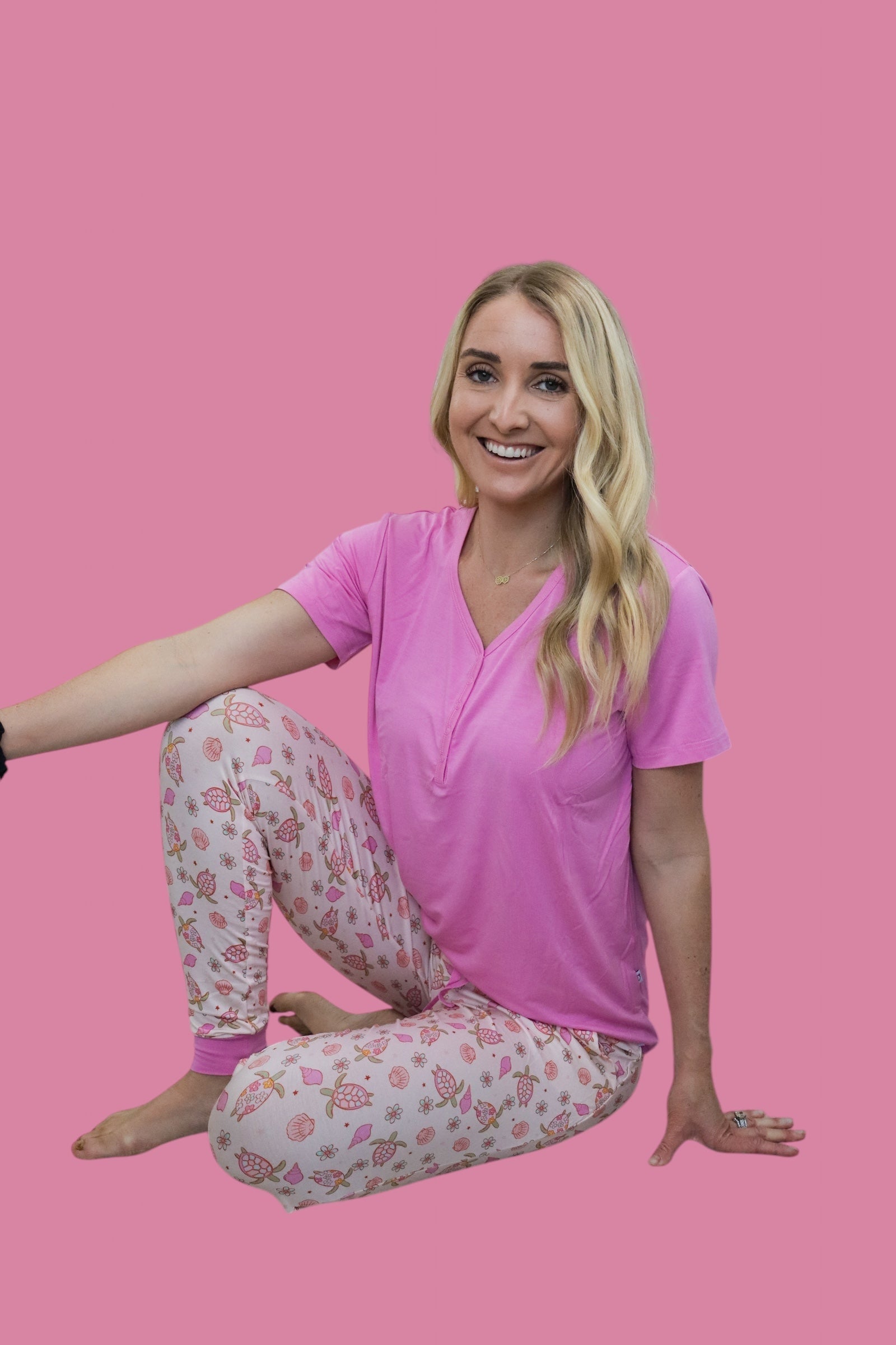 Exclusive Love Your Shell Women’s Jogger Dream Set