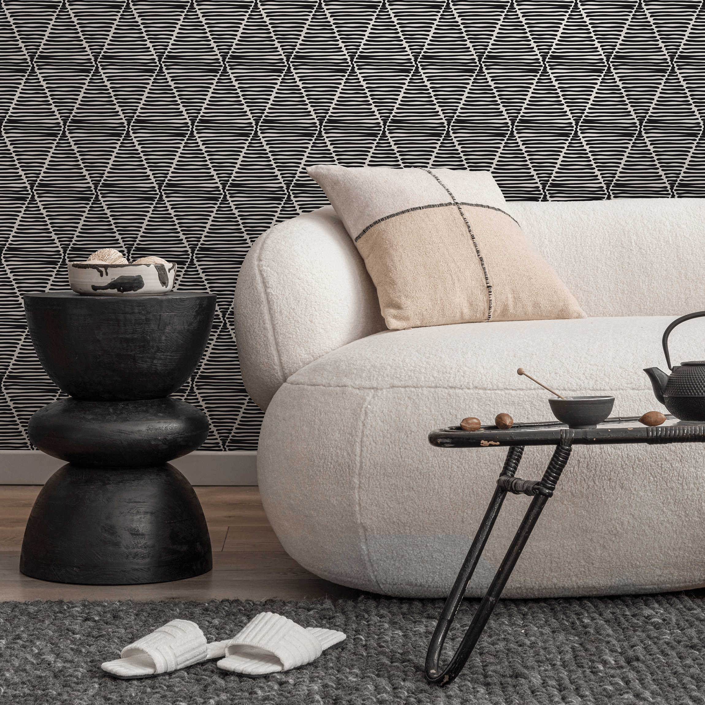 Geometric Wallpaper With Sketched Diamond Shapes In Black And White - C238