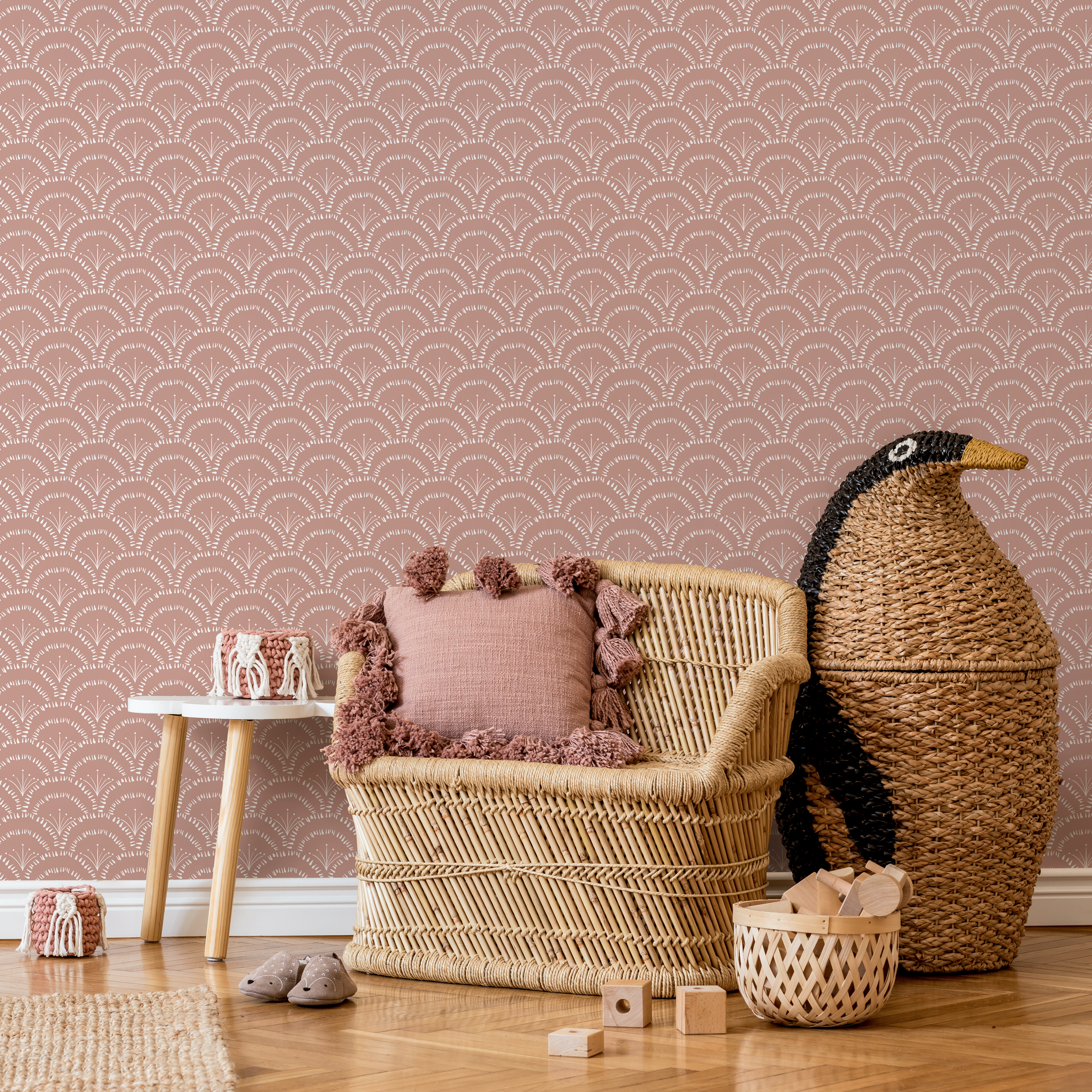 Art Deco Wallpaper With A Scalloped Fan Motif In Pink And White - C279