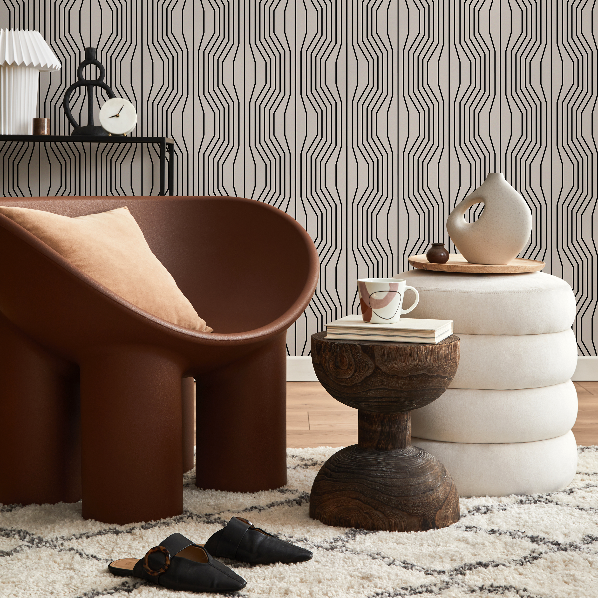 Geometric Wallpaper With Wavy Vertical Lines In Black And Beige - C303
