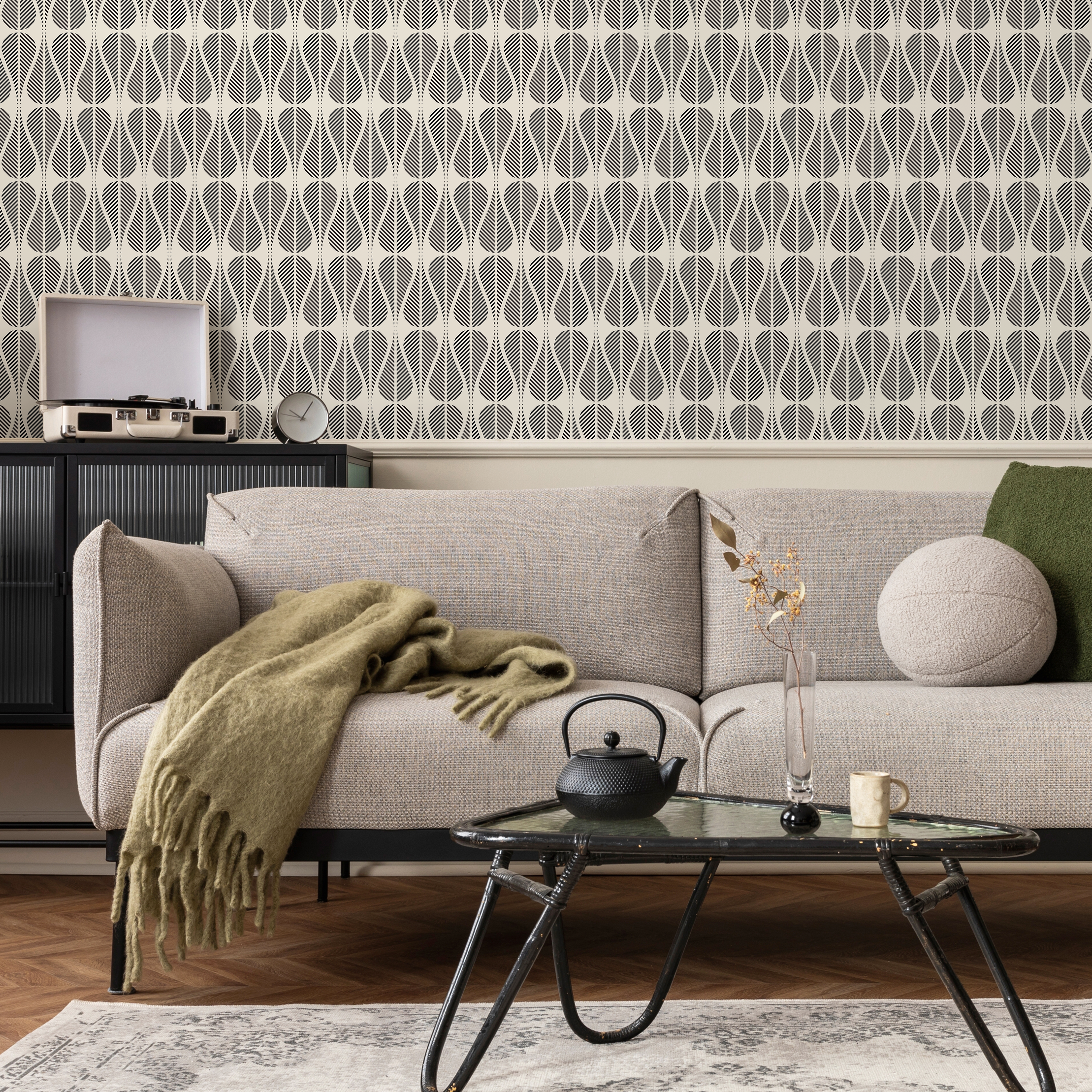 Geometric Wallpaper With A Stylized Leaf Motif In Black And Off-white - C327