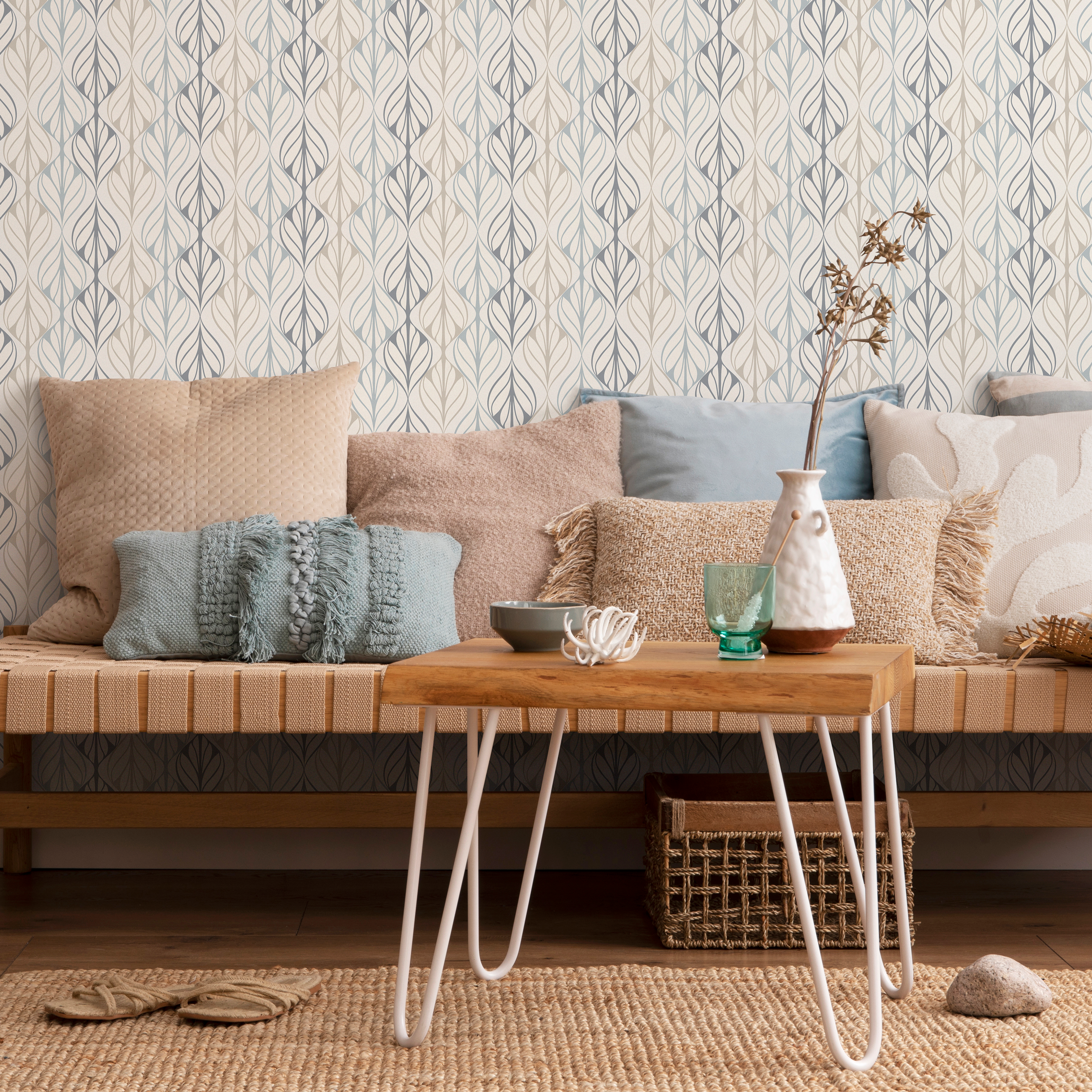 Art Deco Wallpaper With A Stylized Leaf Motif In Beige, Blue, And Gray - C336