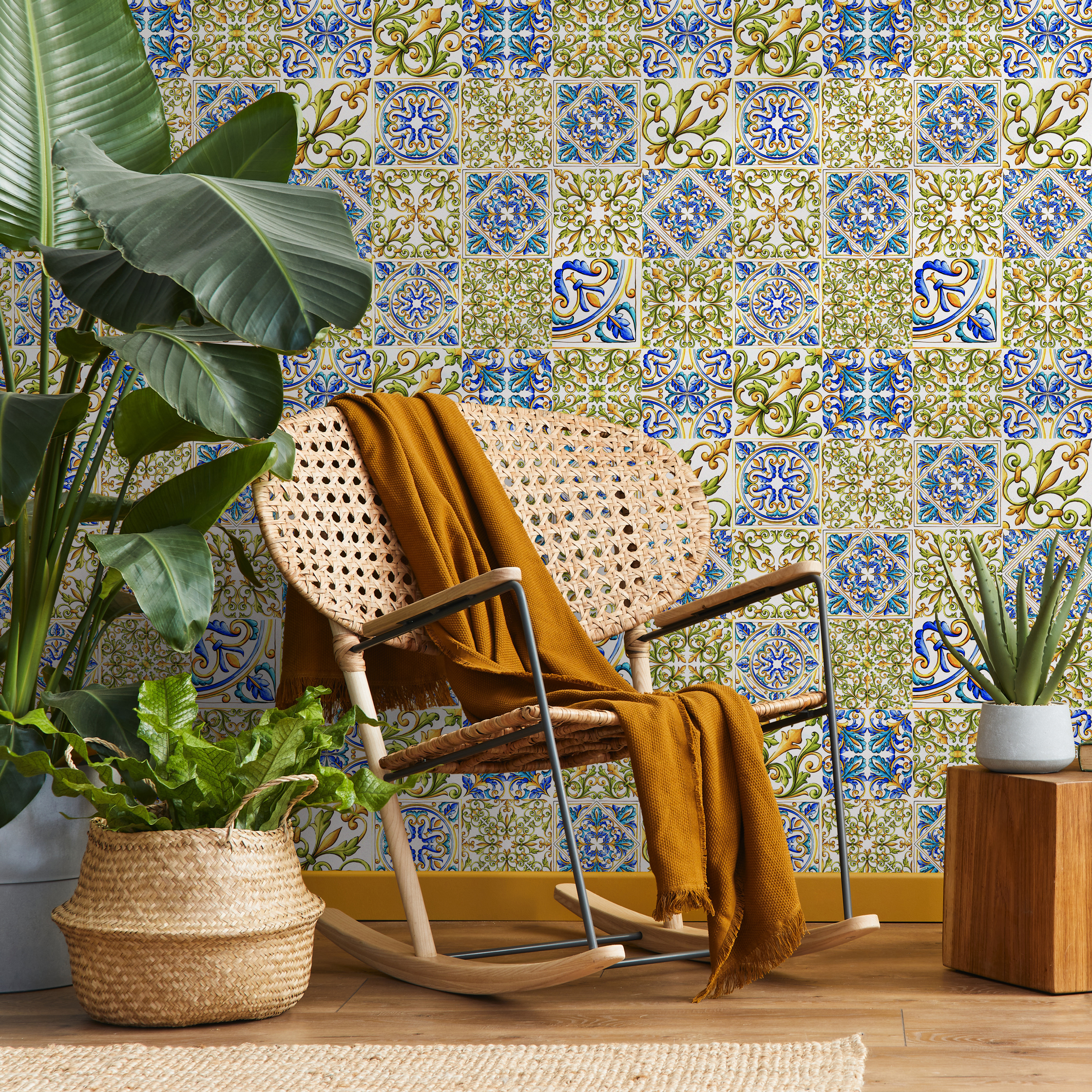 Tile Wallpaper With A Mediterranean Arabesque Motif In Blue, Green, And Yellow - C340